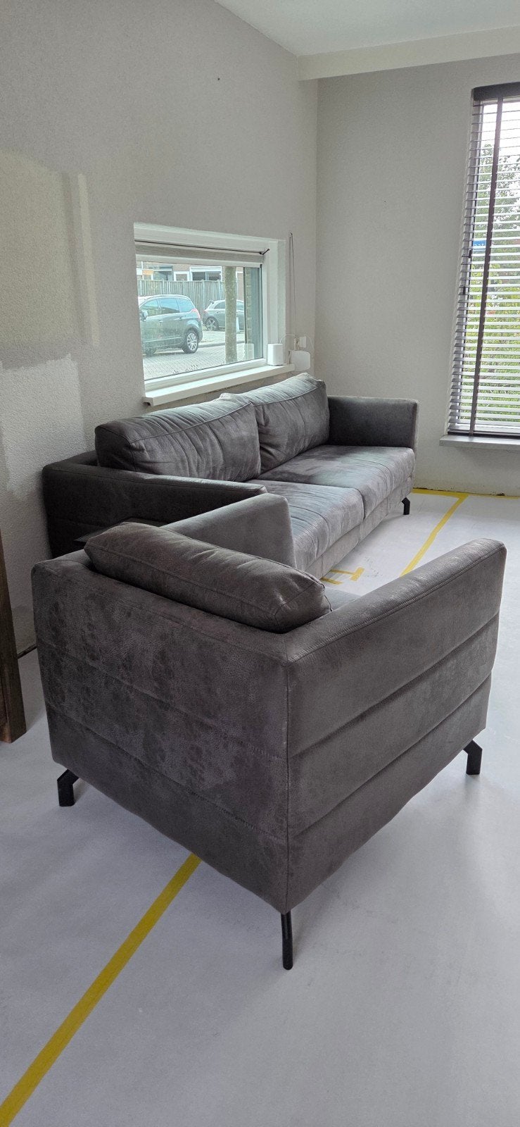 4-zits Bank, Fauteuil en Poef - Lederlook Grijs, Huis en Inrichting, Banken | Bankstellen, Ophalen, 250 tot 300 cm, Gebruikt, Rechte bank
