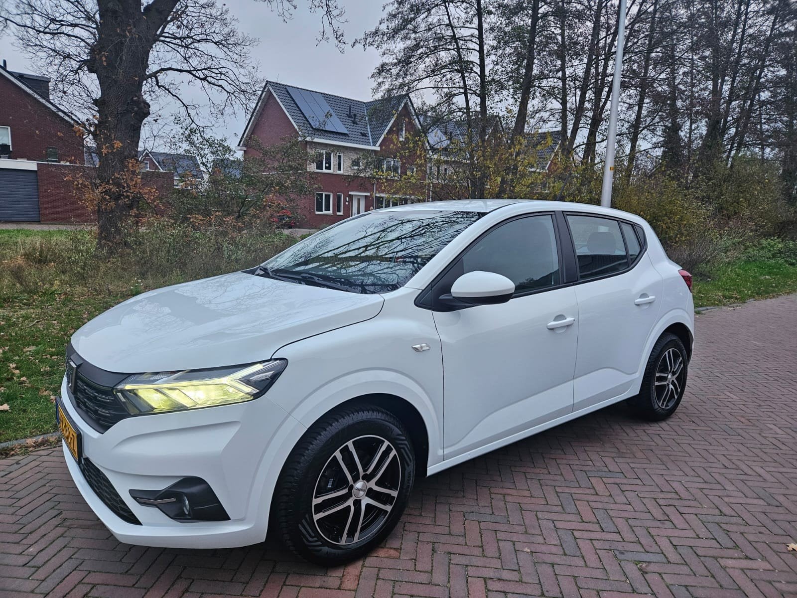 Dacia Sandero 1.0 TCe | BIFUEL LPG | CARPLAY | LED |, Voorwielaandrijving, 4 cilinders, 100 pk, Wit