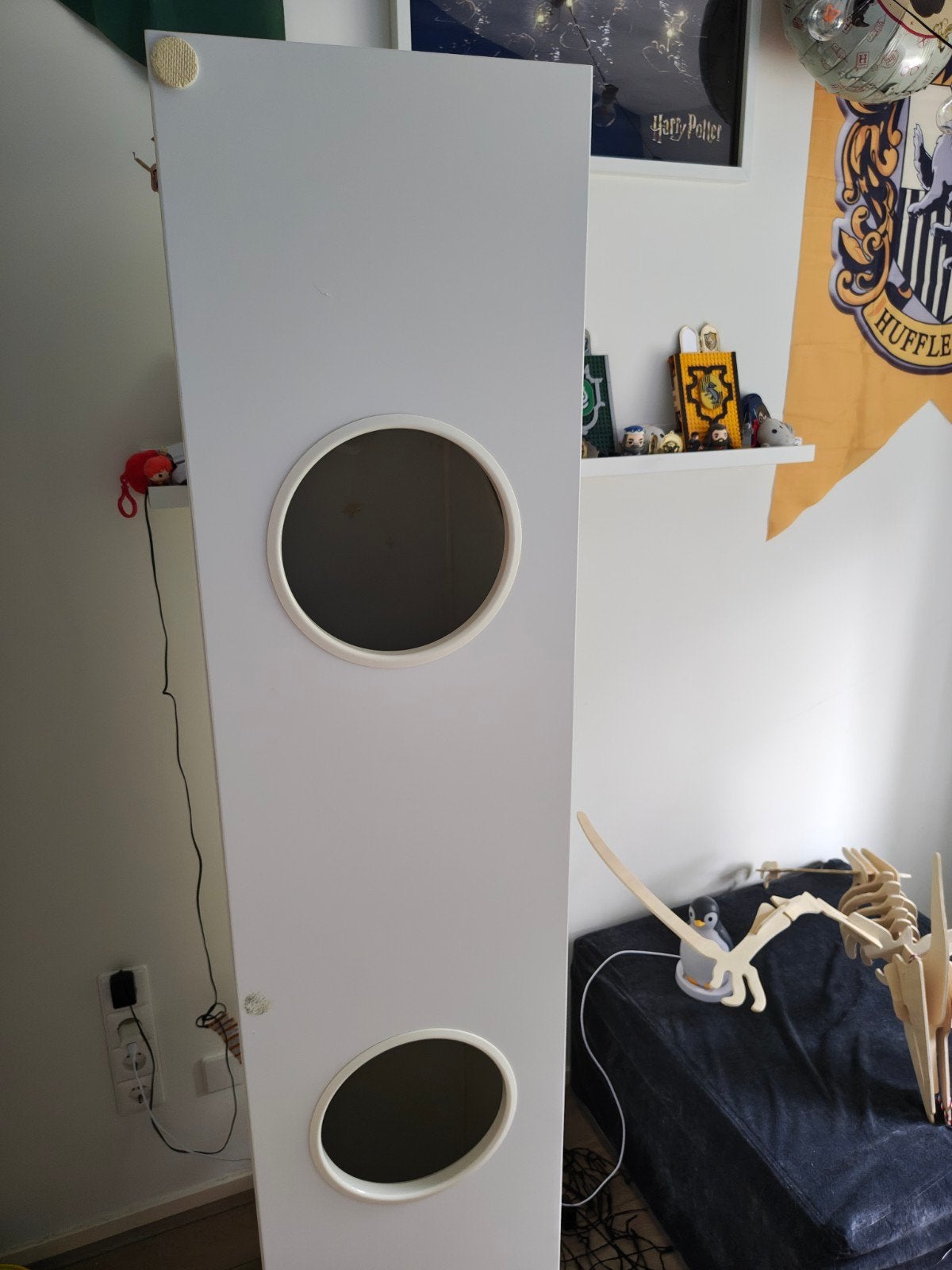 Ikea hangkast met ronde openingen en opbergmanden, Ophalen, Minder dan 50 cm, Modern, Speels, 150 tot 200 cm