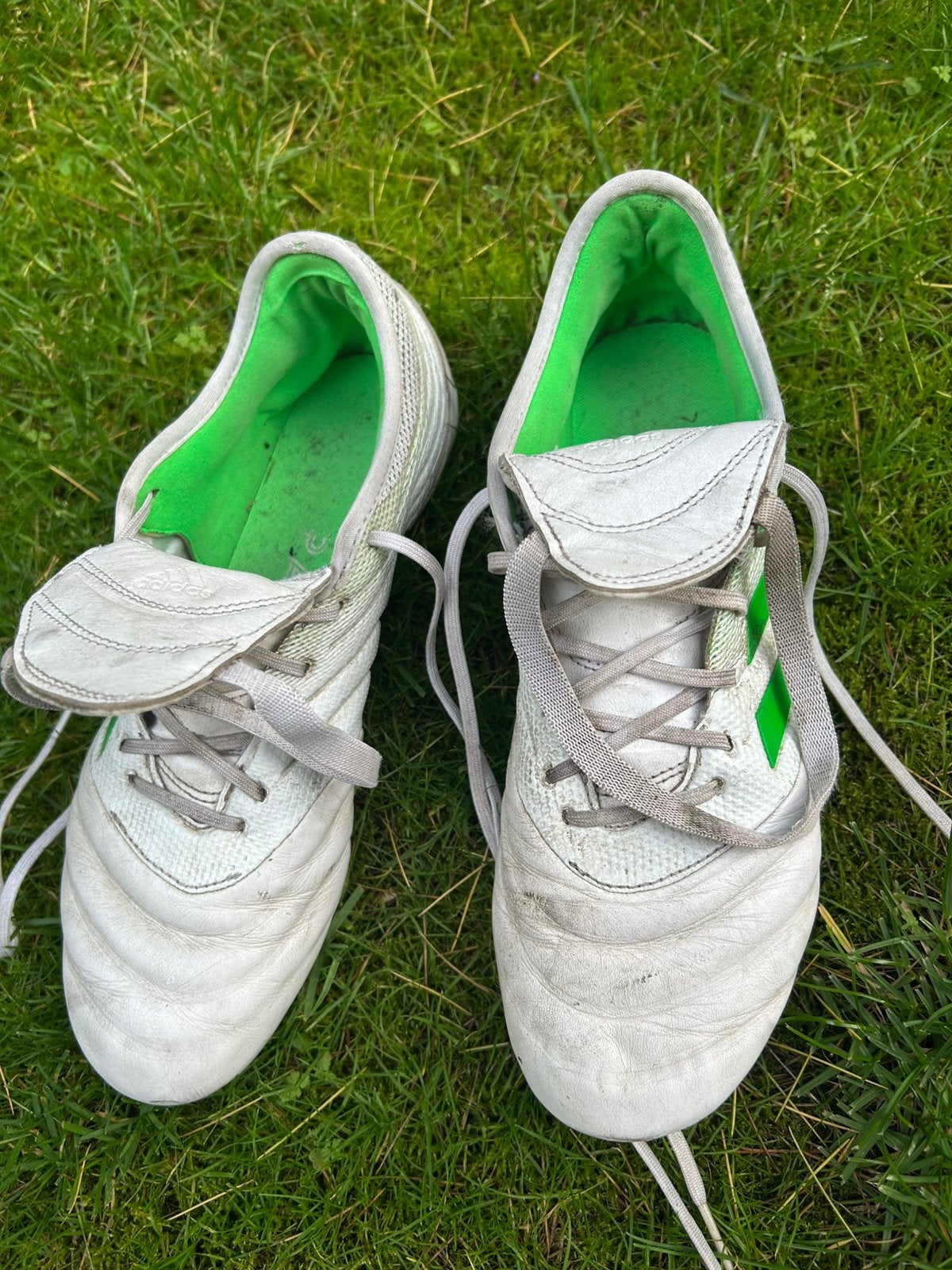 Voetbalschoenen 44 2/3 Adidas, Maat XS of kleiner, Ophalen of Verzenden, Gebruikt, Schoenen