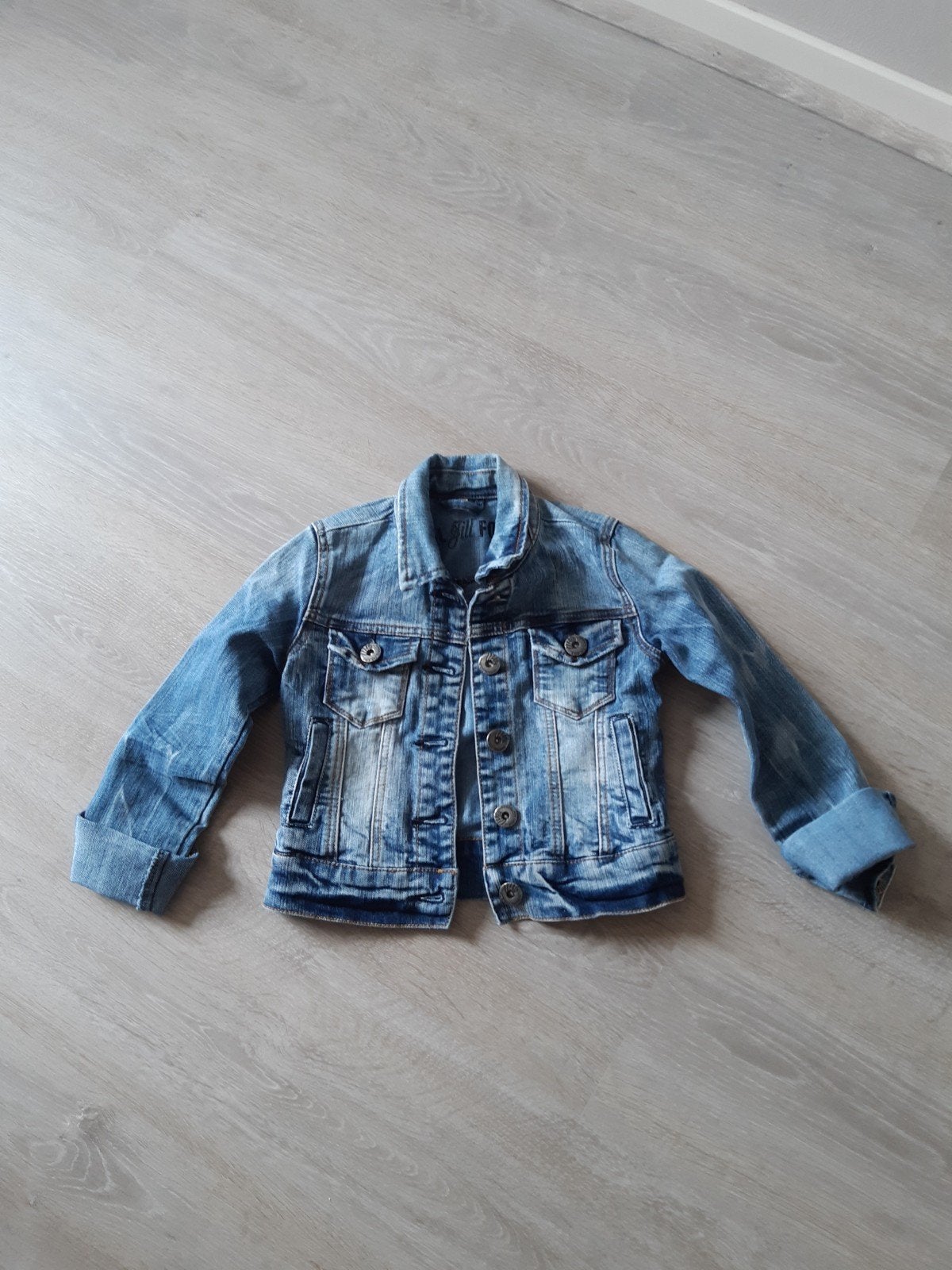 Mooi spijkerjasje voor kinderen - Maat S, Ophalen of Verzenden, Gebruikt, Onbekend, Jongen of Meisje