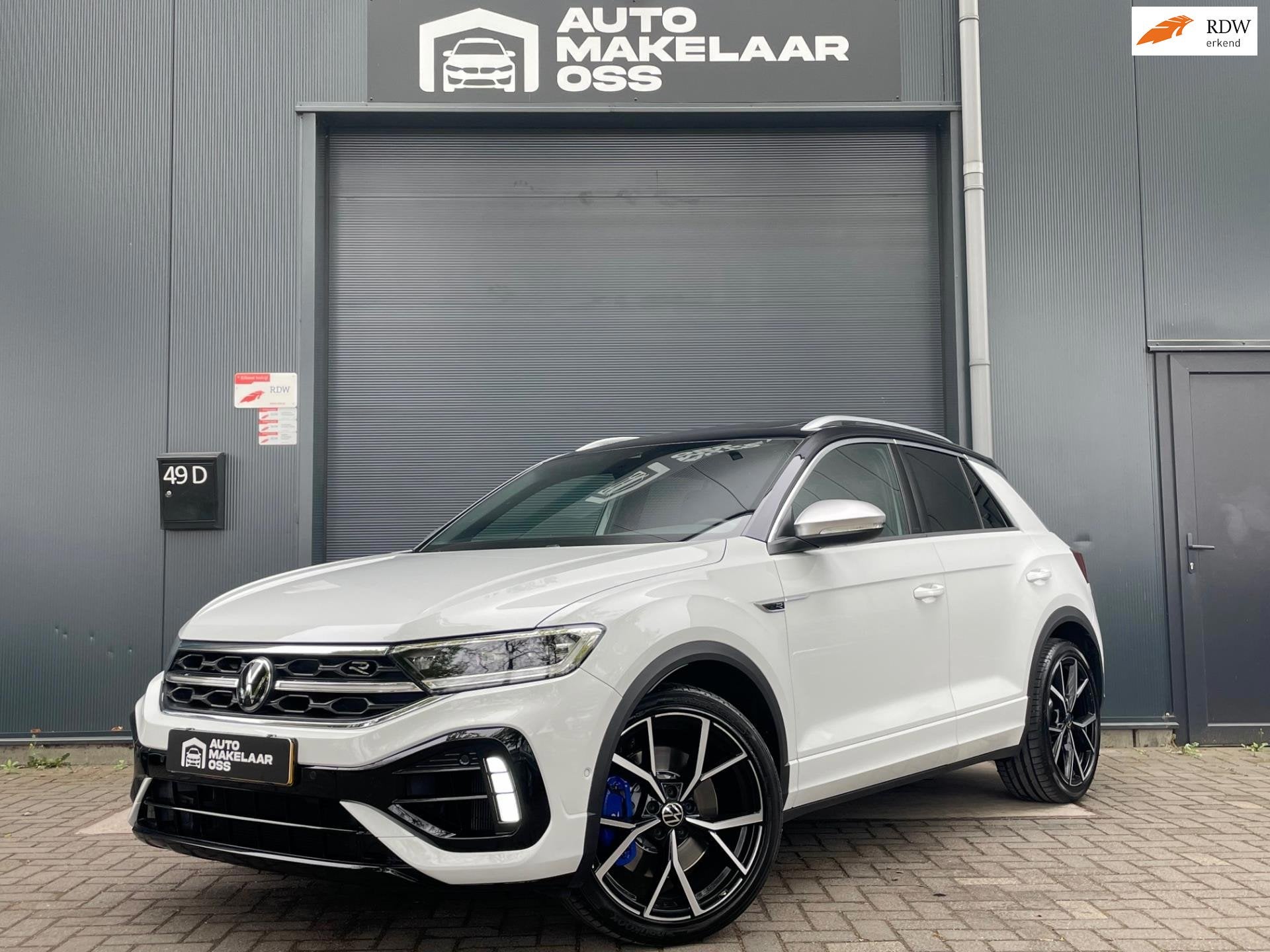 Volkswagen T-ROC R AKRA PANO SFEER CARPLAY CAMERA DIGITAAL C, Auto's, Volkswagen, Gebruikt, Euro 6, 4 cilinders, 1984 cc