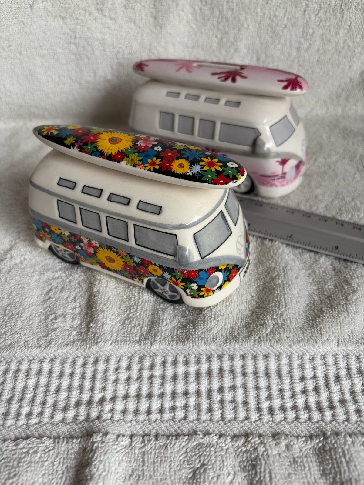 Set van 2 VW bus spaarpotten met surfplank, Verzamelen, Ophalen of Verzenden, Gebruikt