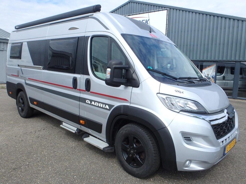 Adria Twin Platinum 640 SLX, Airbags, Luifel, Tot en met 2, 6 tot 7 meter