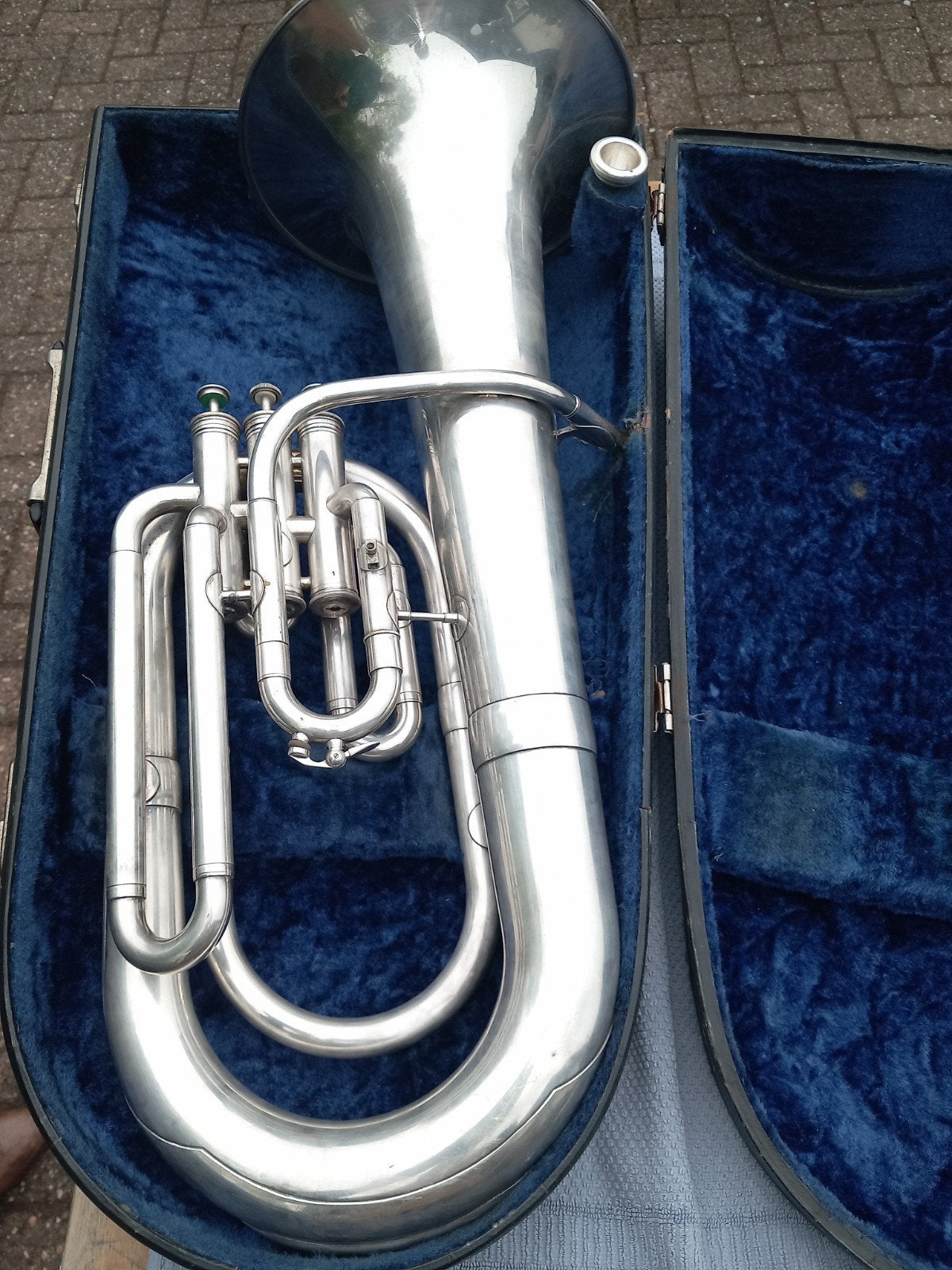 Tuba met koffer . Antoine Courtois., Ophalen of Verzenden, Gebruikt, Met koffer of draagtas