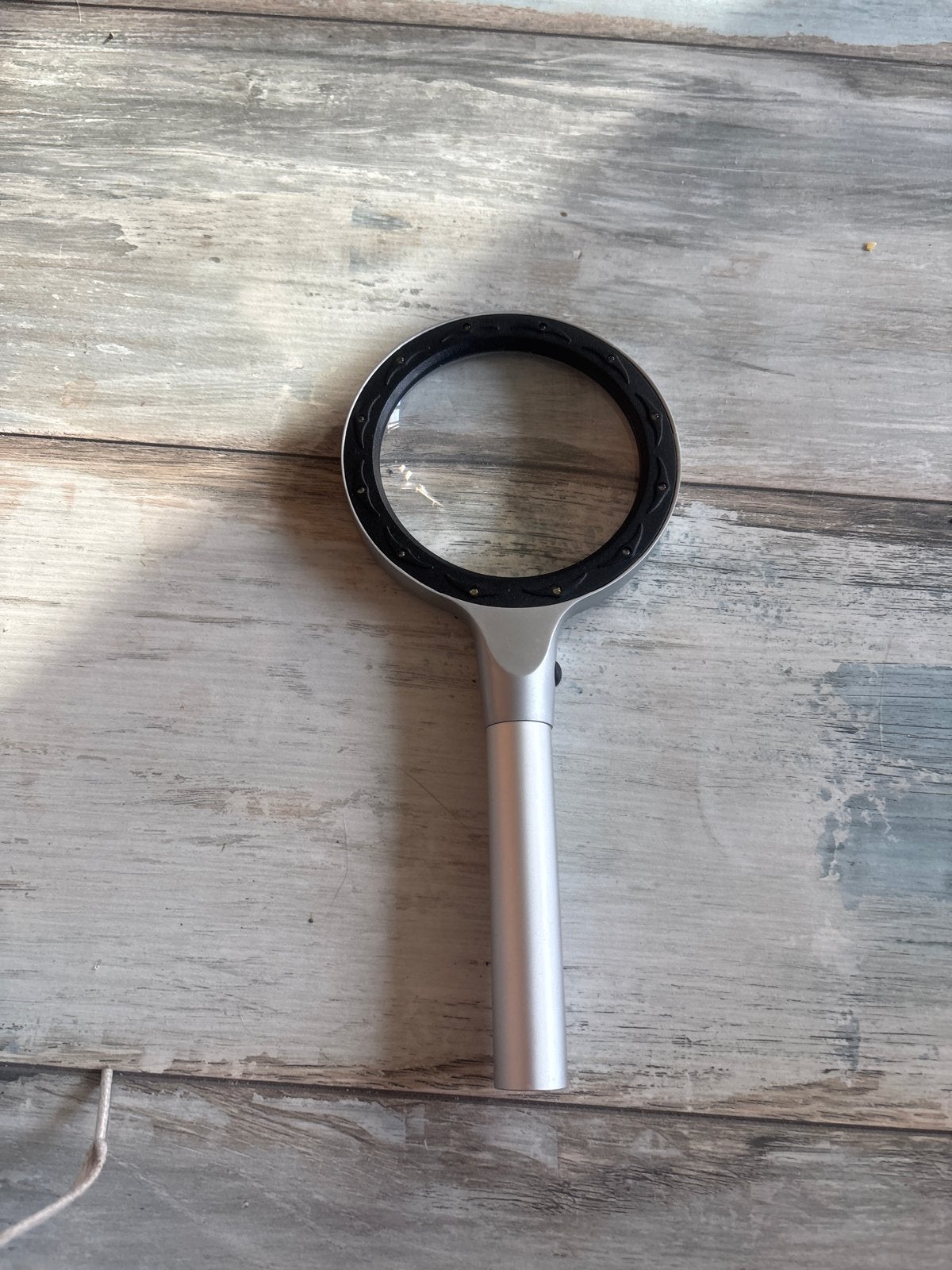 Vergrootglas met verlichting, Hobby en Vrije tijd, Vergrootglazen, Loepen en Loeplampen, Ophalen of Verzenden, Gebruikt, Vergrootglas of Loep