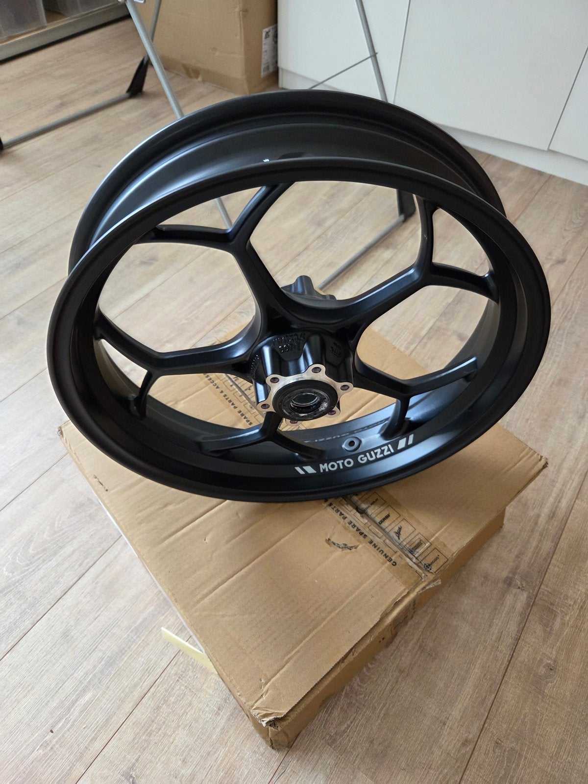 Moto Guzzi V100 Mandello voor en achterwiel., Ophalen, Gebruikt