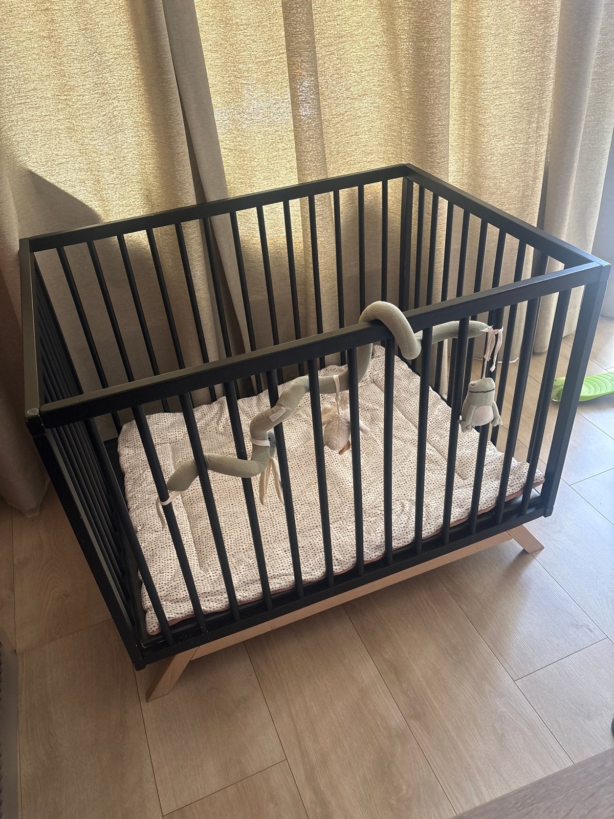 Box met matras en boxkleed - 3 hoogtes verstelbaar, Kinderen en Baby's, Ophalen, Zo goed als nieuw, Vierkant, In hoogte verstelbaar