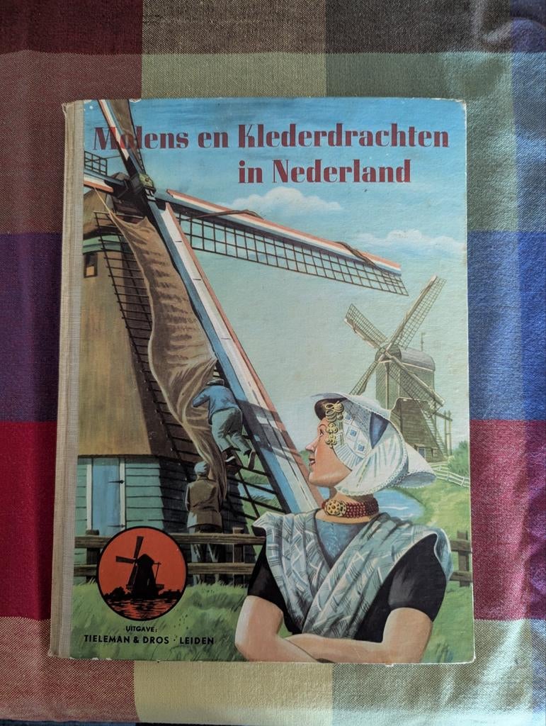 Molens en Klederdrachten in Nederland boek, Ophalen