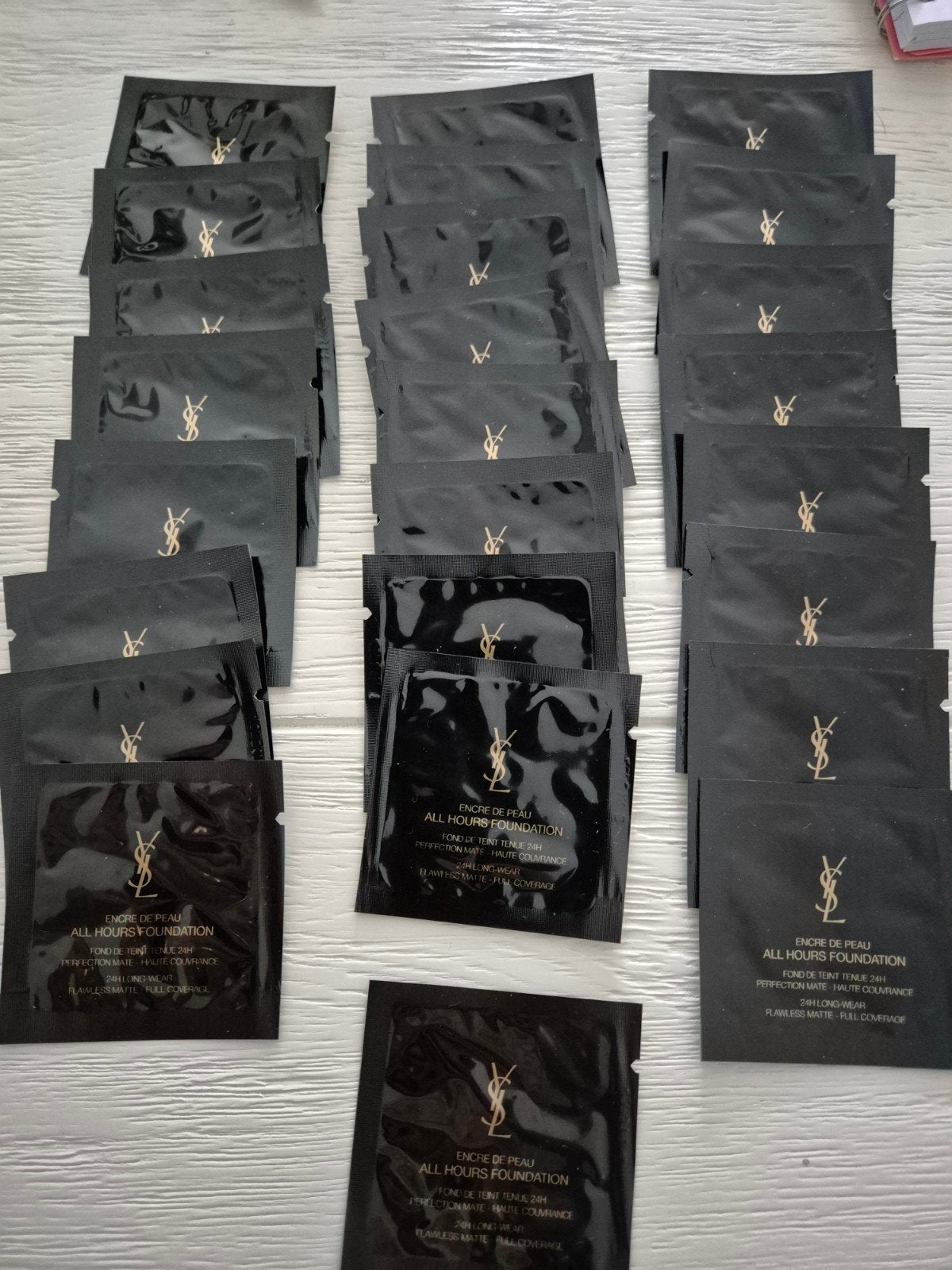 YSL All Hours Foundation samples B40, Overige kleuren, Nieuw, Make-up, Verzenden