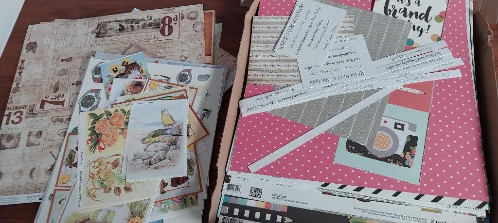 doos met scrap/junk journal papier, Hobby en Vrije tijd, Scrapbooking, Ophalen, Nieuw, Papier of Karton