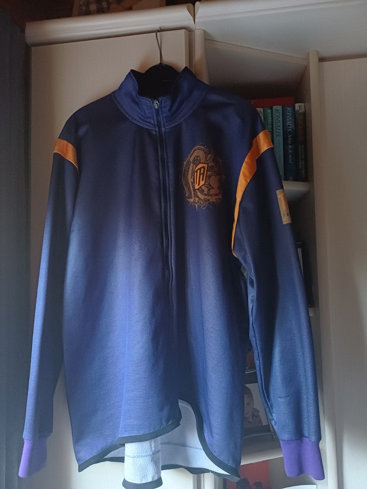 AGU Fietsjack - Donkerblauw met Oranje Details, Ophalen of Verzenden, Zo goed als nieuw, AGU