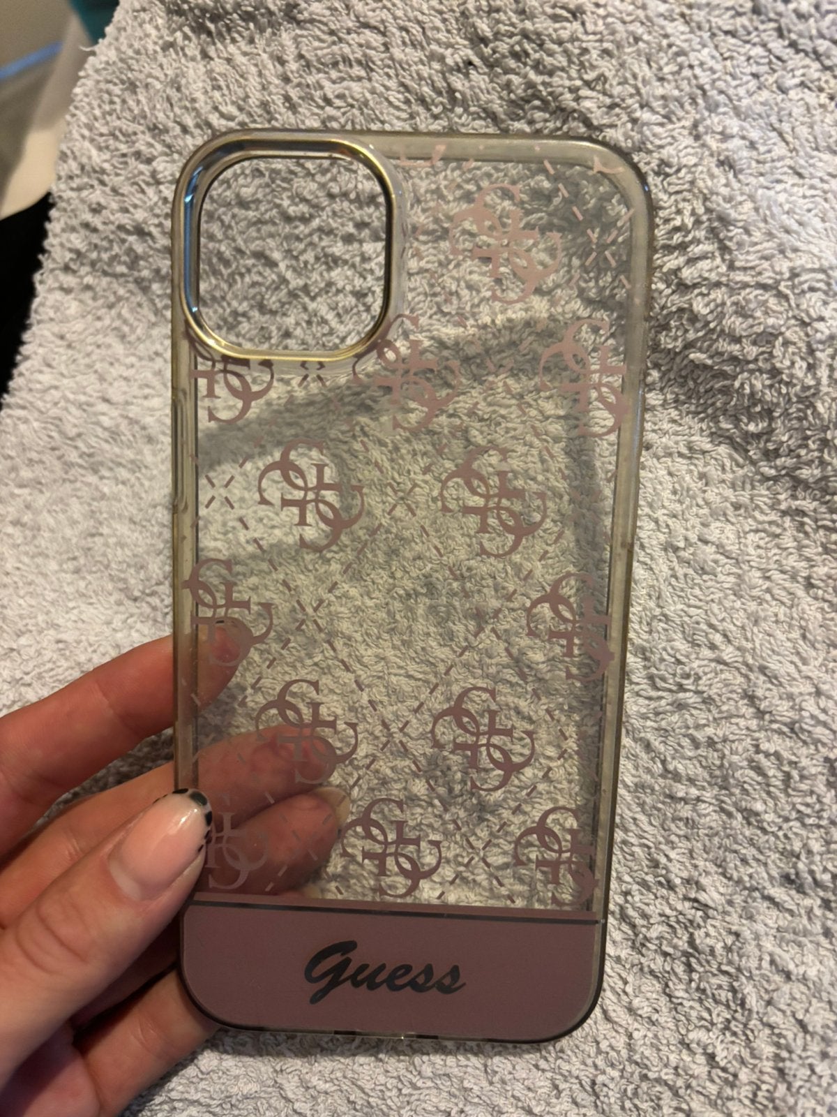 Guess hoesje, Ophalen, Zo goed als nieuw