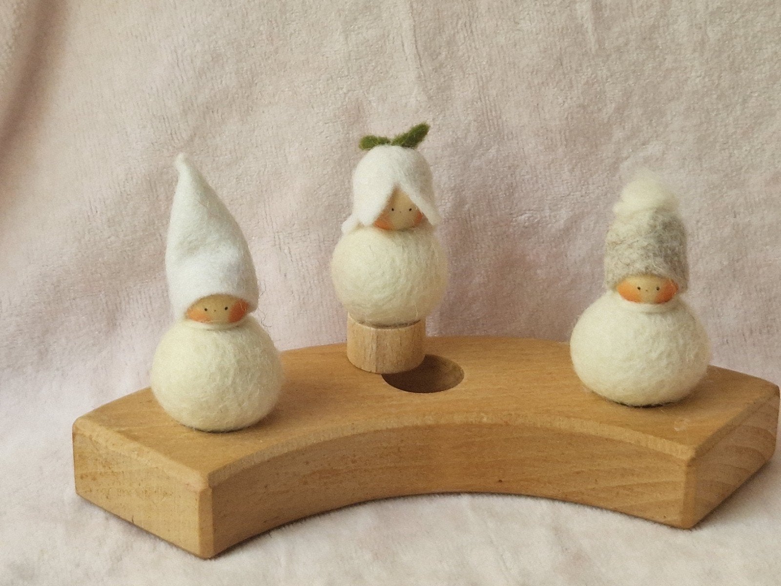Vrije School Seizoenstafel jaarring steker sneeuwklokje vilt, Verzenden, Nieuw, Figuurtje(s), Wolvilt