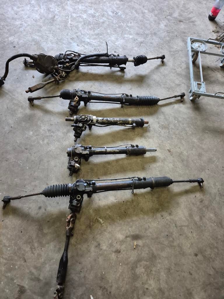 Tekoop 5x Bekrachtigd stuurhuis volvo 240/260, Auto-onderdelen, Ophalen, Volvo