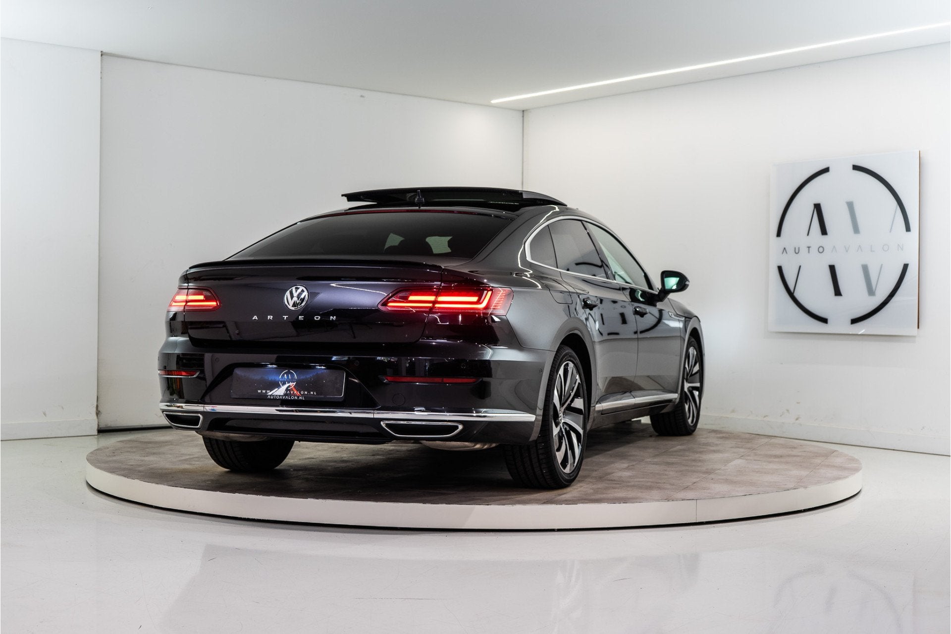 Volkswagen Arteon 2.0 TSI 2x R-Line 191PK | Pano | Discover, Auto's, Dealer onderhouden, Arteon, 1984 cc, Zwart