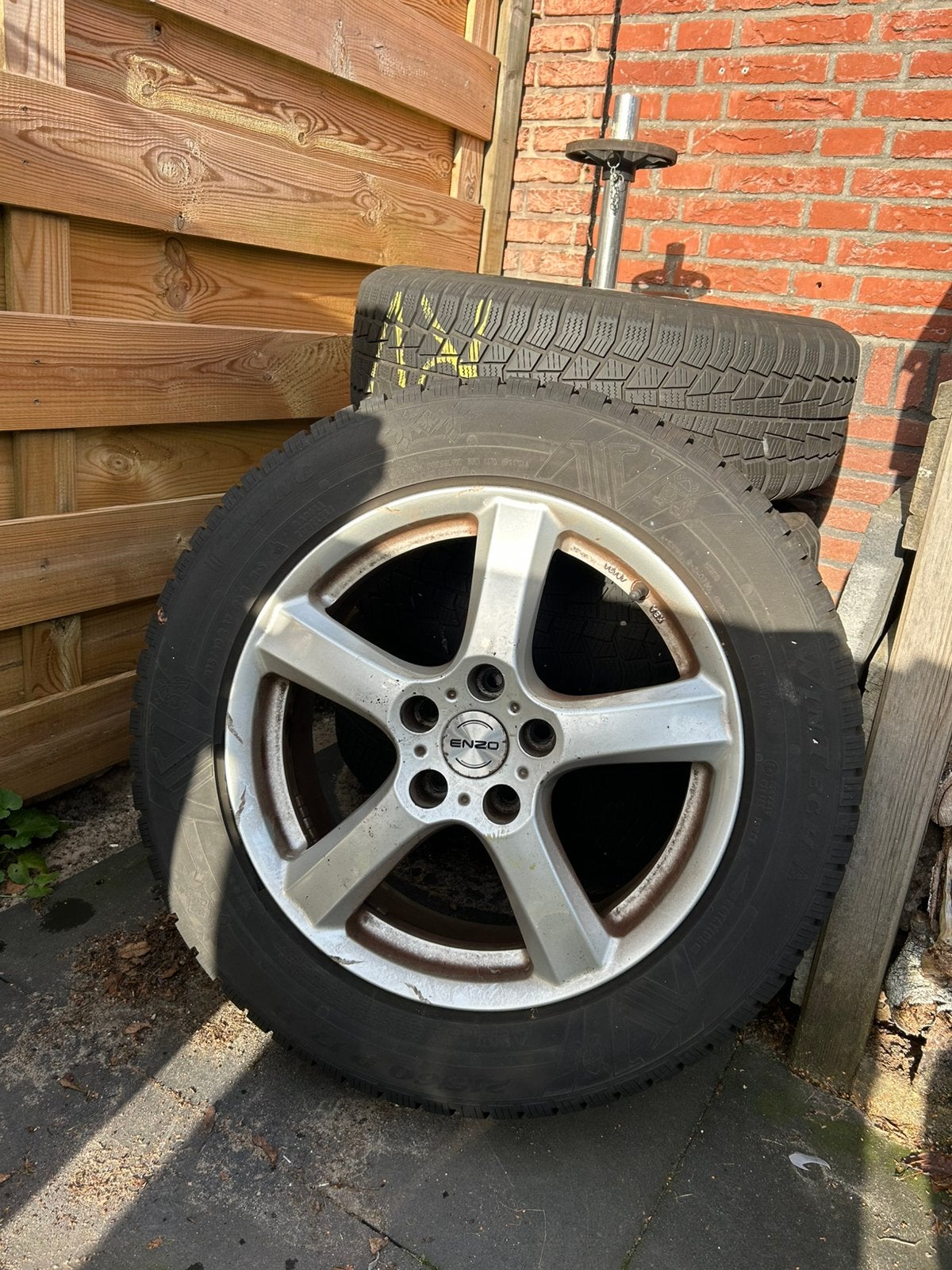 Winterbanden + velgen (Wintertech 215/60 R17)