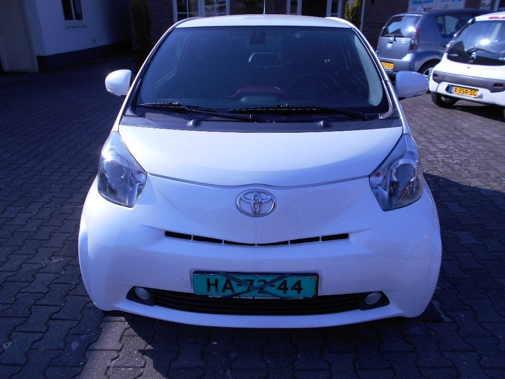 Toyota IQ 1.0 2011 Wit, Euro 5, Stof, 4 stoelen, Bedrijf