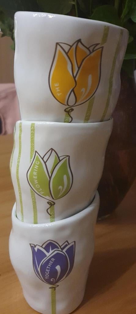 3 Bekers/ vaasjes van Corry Ammerlaan keramiek set tulpen, Ophalen of Verzenden
