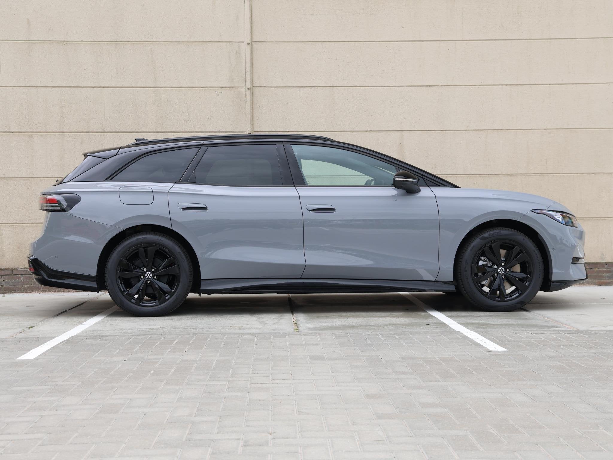 Volkswagen ID.7 Limited Edition 59 kWh 204 PK | Camera | App, 1972 kg, 204 pk, 1000 kg, 77 kWh