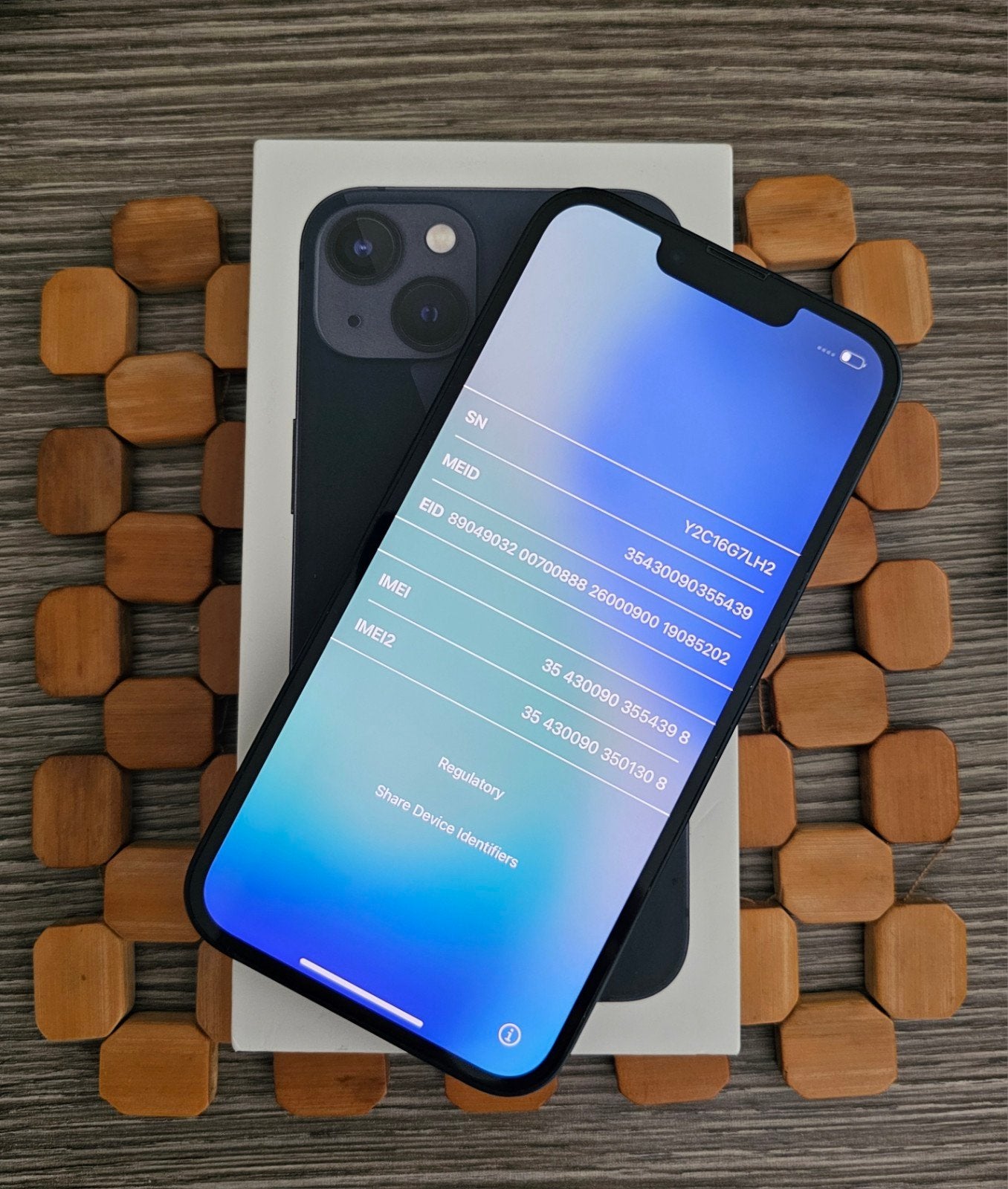 Foto 8 van iPhone 13 128GB  - Zo goed als nieuw met accessoires en doos