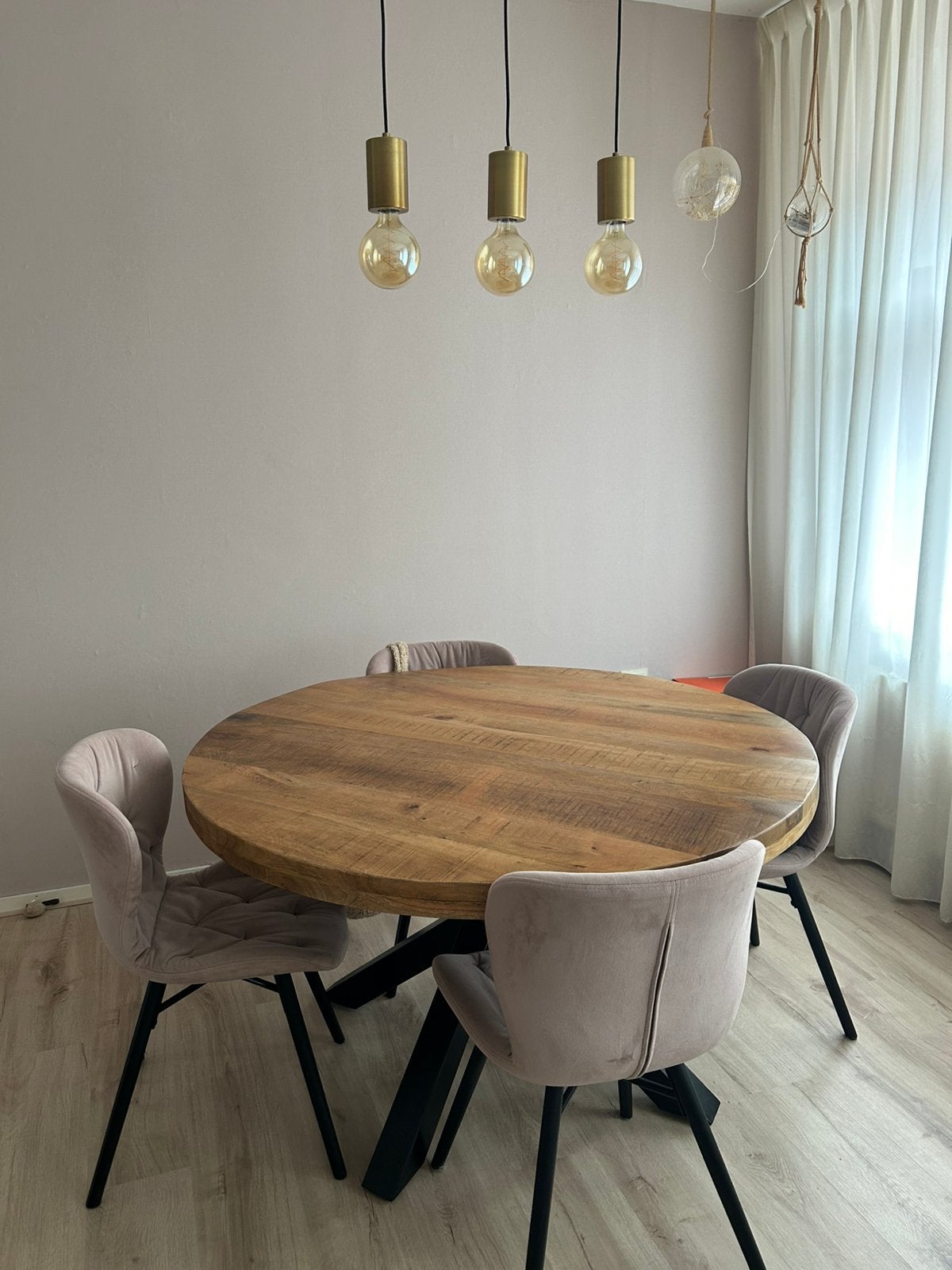 Mangohout Tafel met kruispoot, Ophalen, Zo goed als nieuw, Rond, 100 tot 150 cm