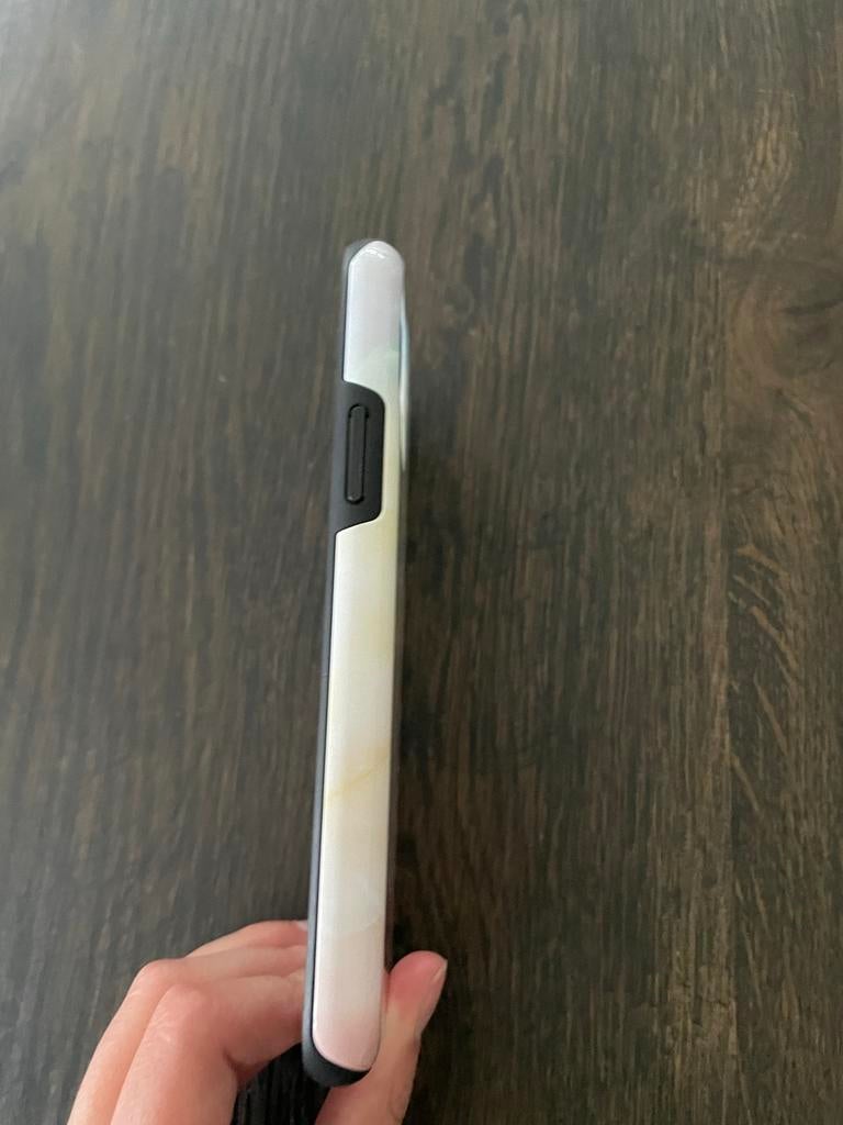 iPhone Hoesje van burga- Zwart met regenboog Marmerlook, Kunststof, IPhone 11 Pro, Hoesje of Tasje, Ophalen of Verzenden