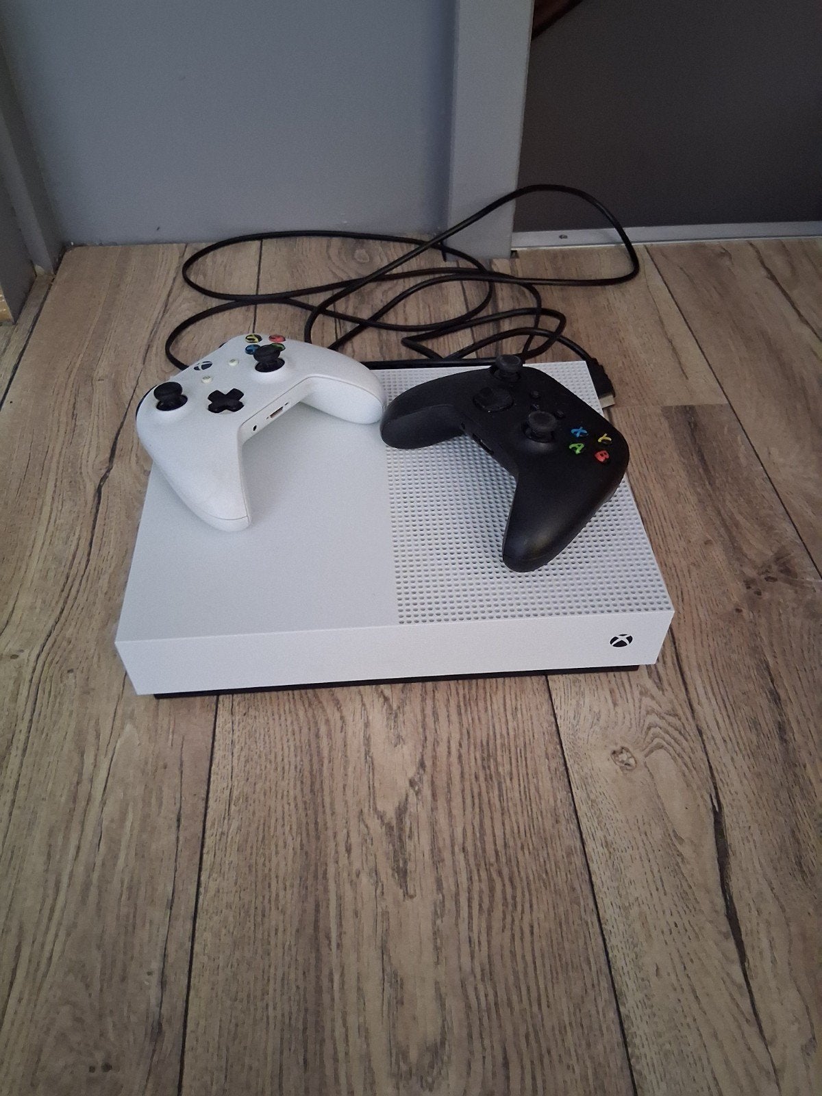 Xbox One S met 2 controllers, Spelcomputers en Games, Ophalen, Gebruikt, Met 2 controllers, Xbox One S