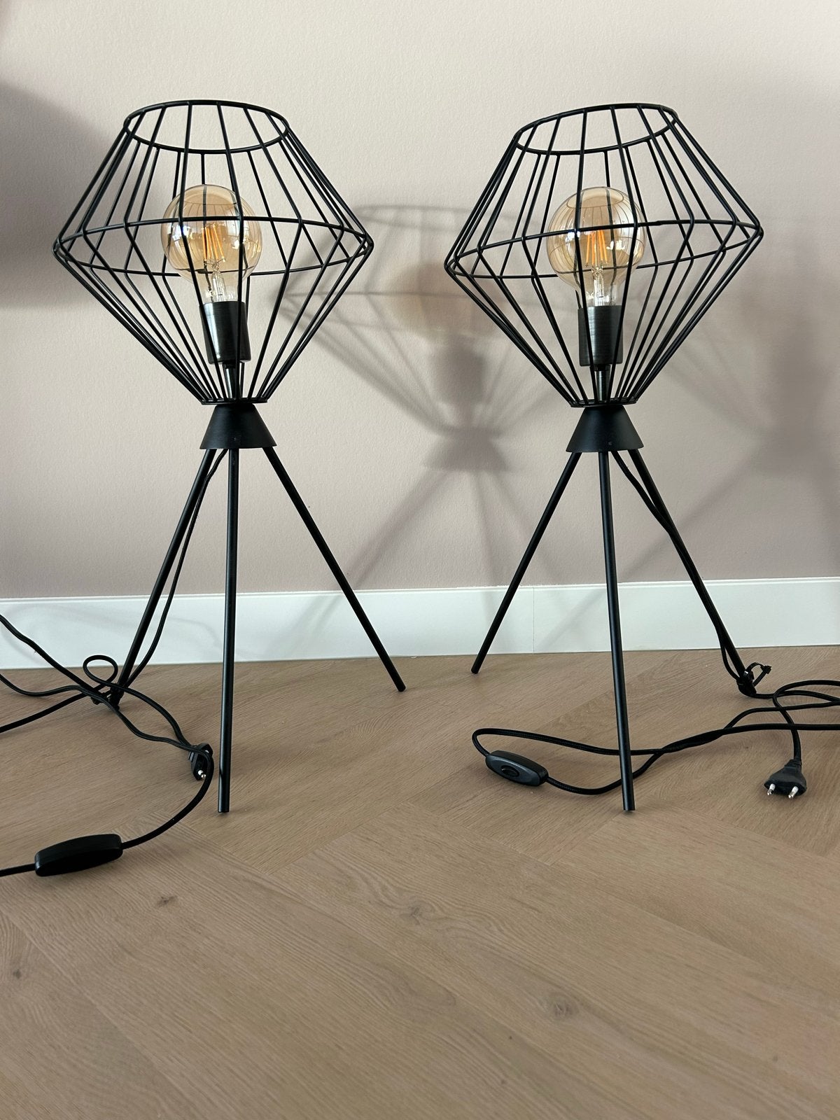 2x Zwart draadstaal lampen, Zwart, Industrieel, Zo goed als nieuw, Ophalen