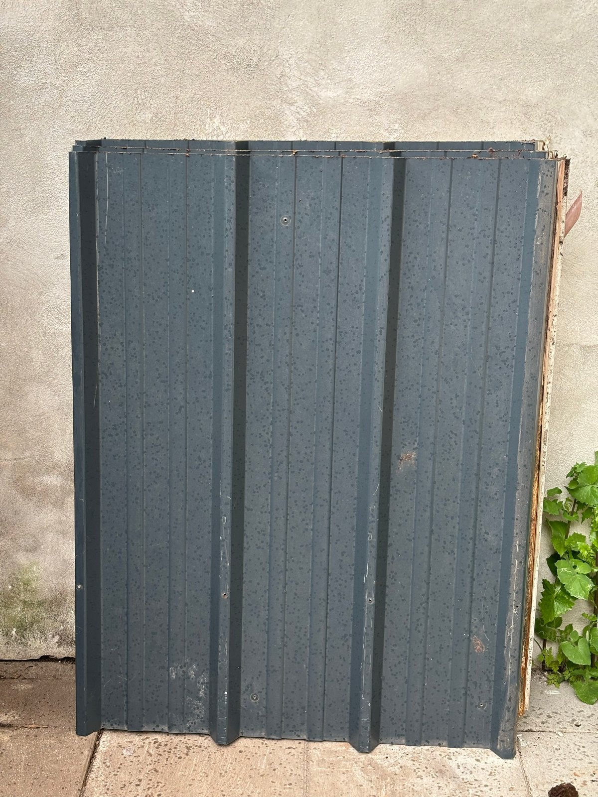 Geïsoleerde sandwichpanelen, 3x 137x107cm, Gebruikt, Minder dan 5 m², Metaal, Grijs