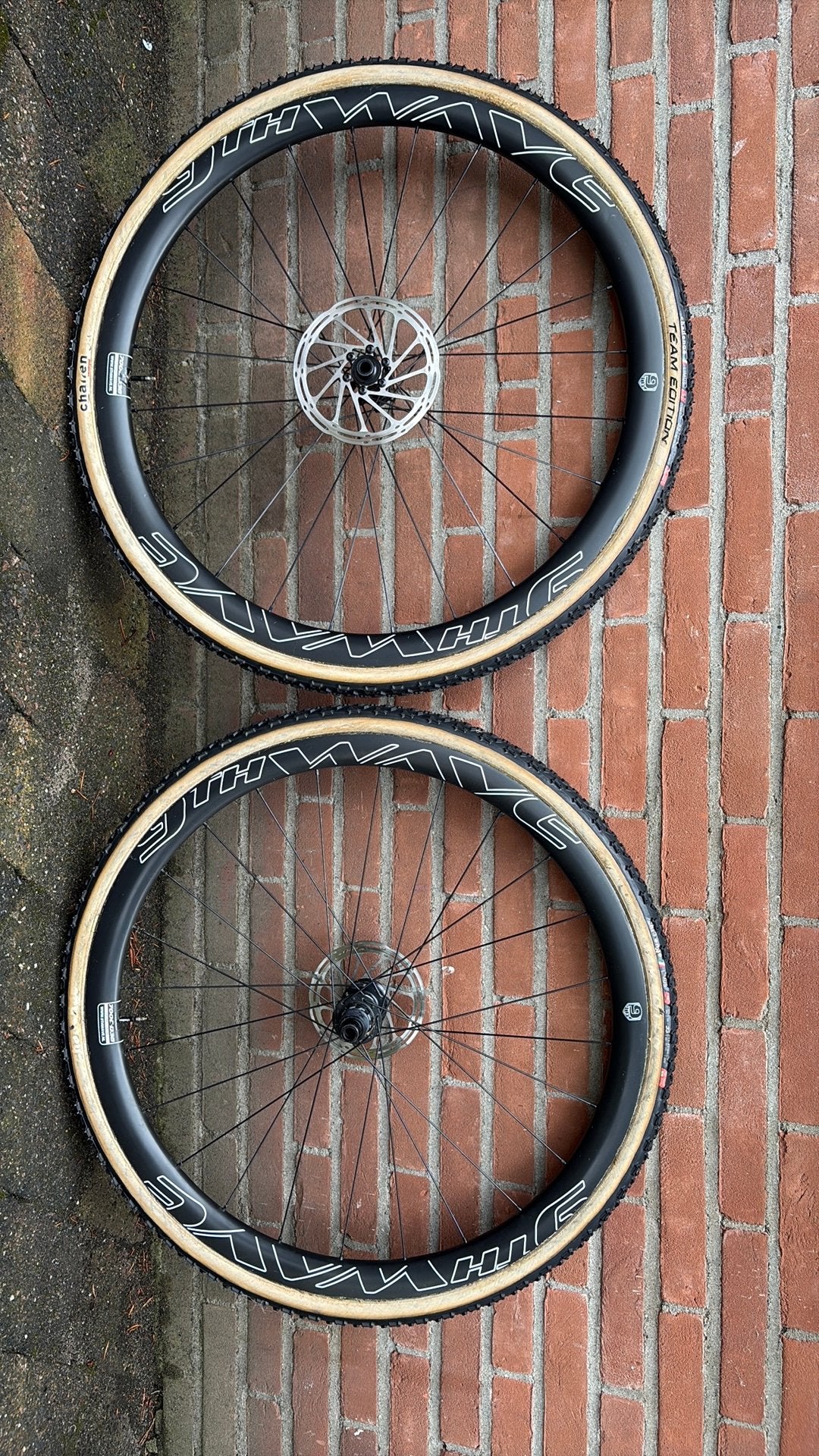 9th Wave tube wielset met Challenge Limus tubes, Fietsen en Brommers, Fietsonderdelen, Ophalen, Zo goed als nieuw, Carbon