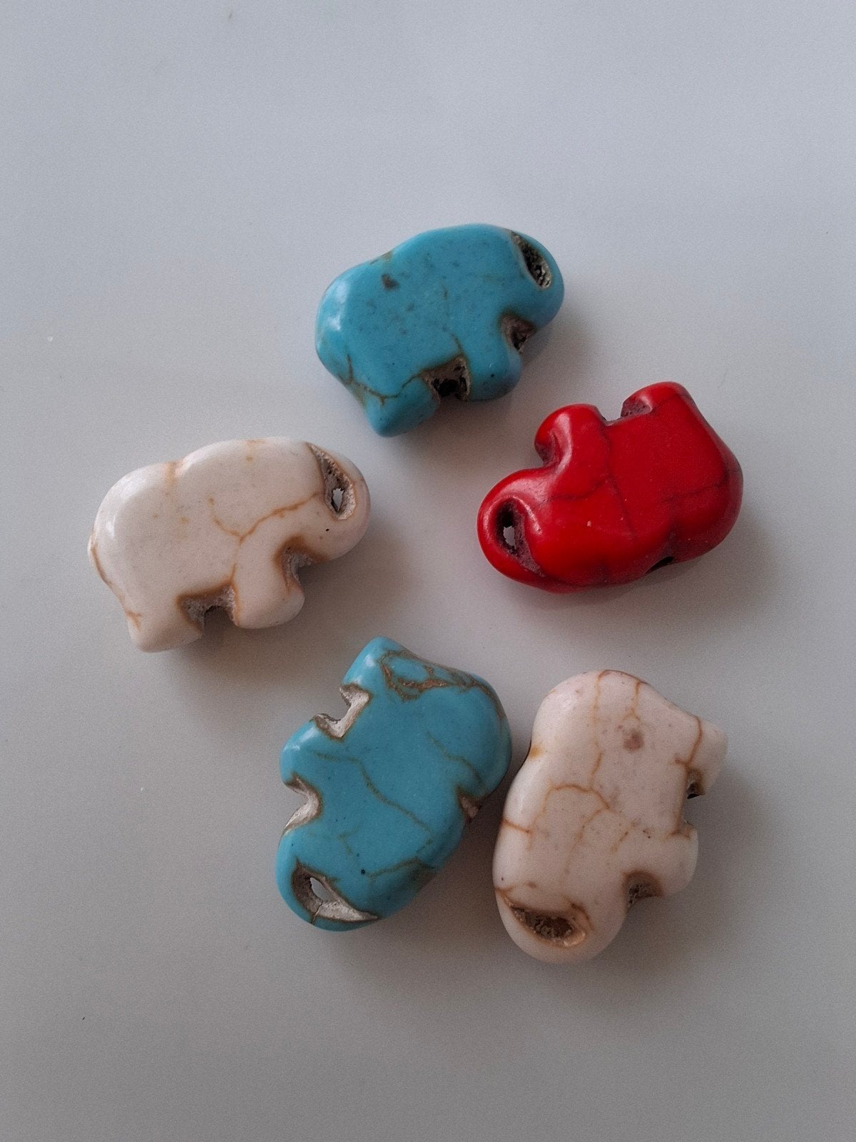 5 stuks howliet kralen olifant rood wit blauw, Kraal, -, -, Nieuw