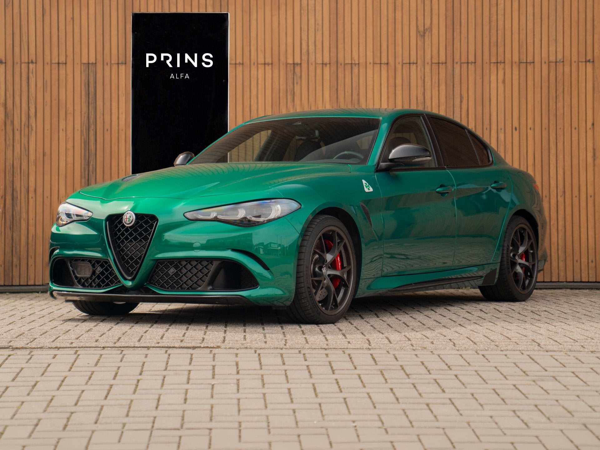 Alfa Romeo Giulia 2.9 V6 Quadrifoglio | Akrapovic | Carbon s, Auto's, Automaat, Gebruikt, Bedrijf, Sedan