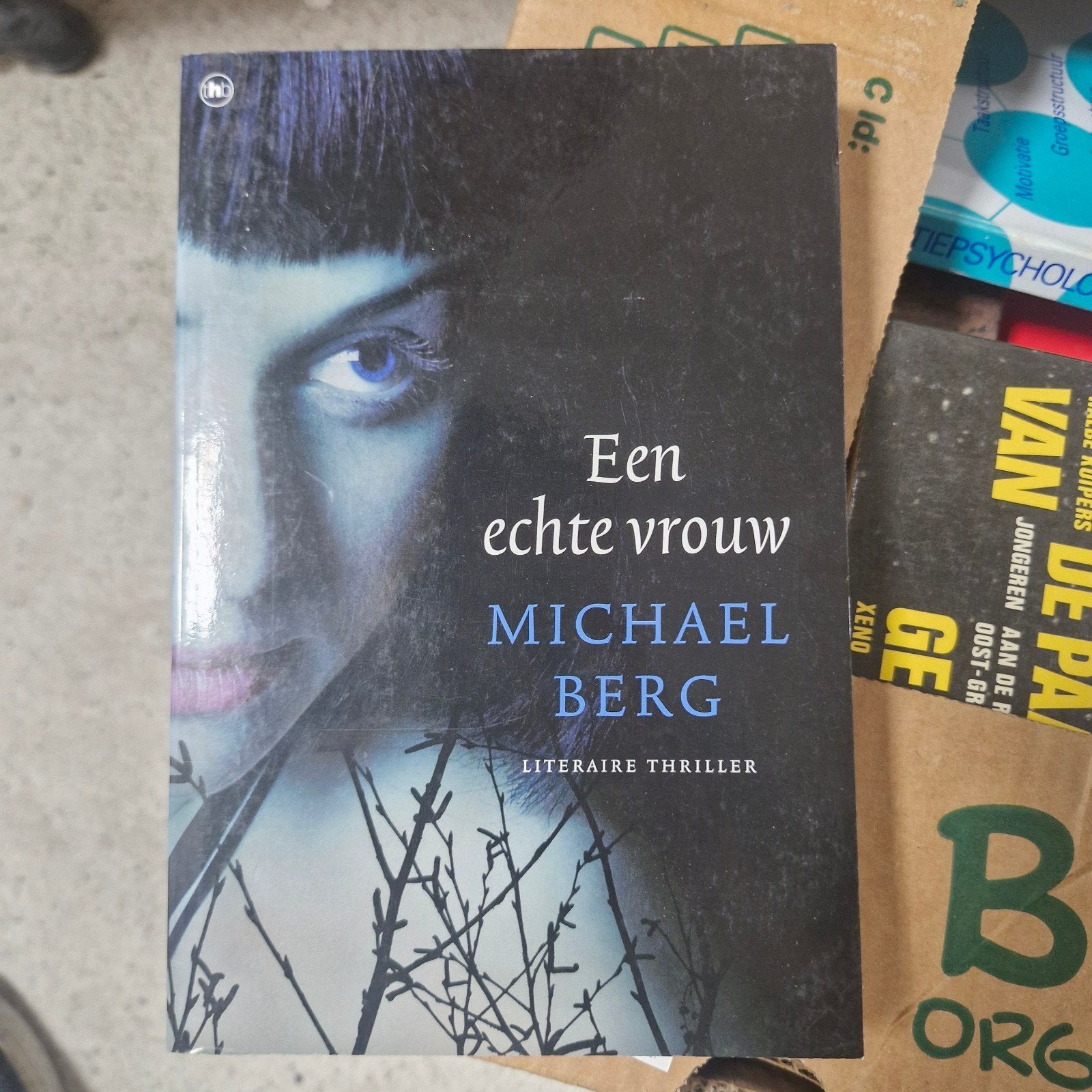 Een echte vrouw - Michael Berg (Literaire thriller), Ophalen of Verzenden, Gelezen, Michael Berg