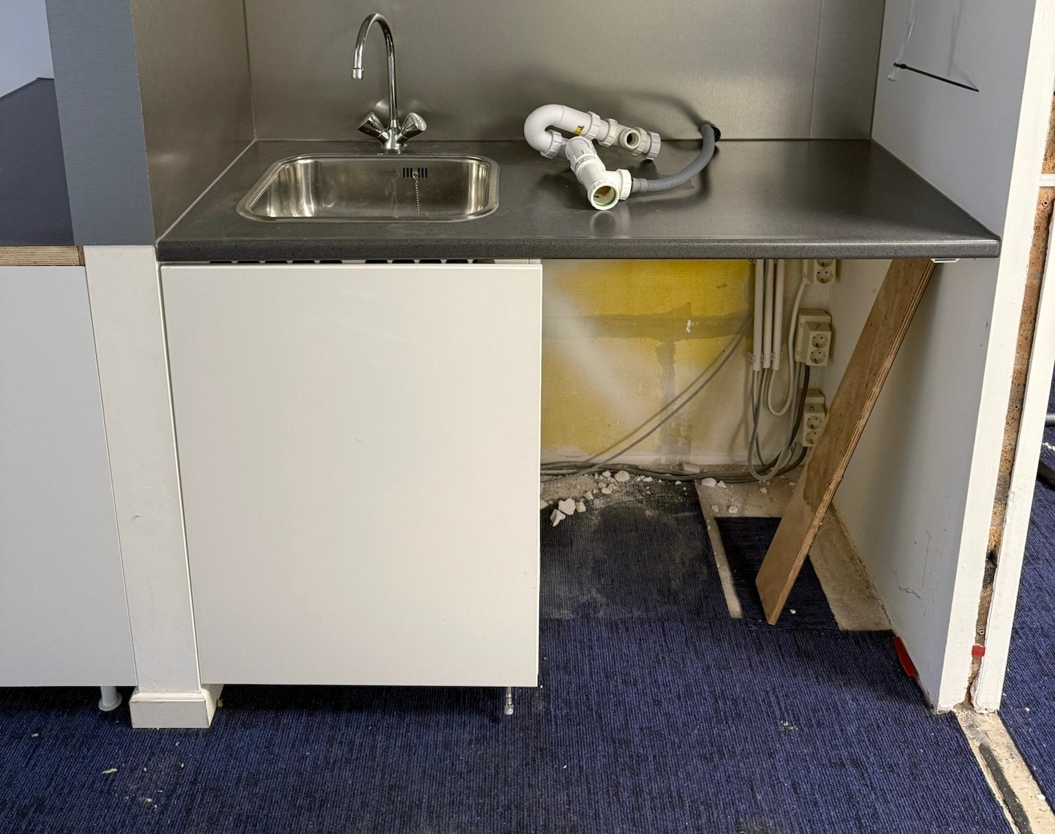 Compacte pantry met spoelbak en kraan, Ophalen, Gebruikt, Wit