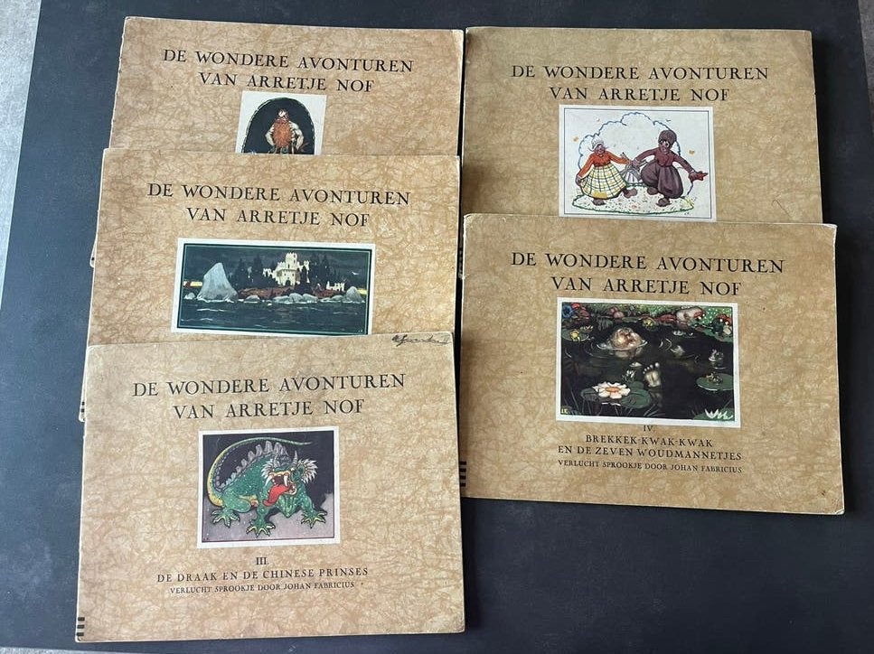 De Wondere Avonturen van Arretje Nof - Complete set (5), Ophalen of Verzenden, Gelezen
