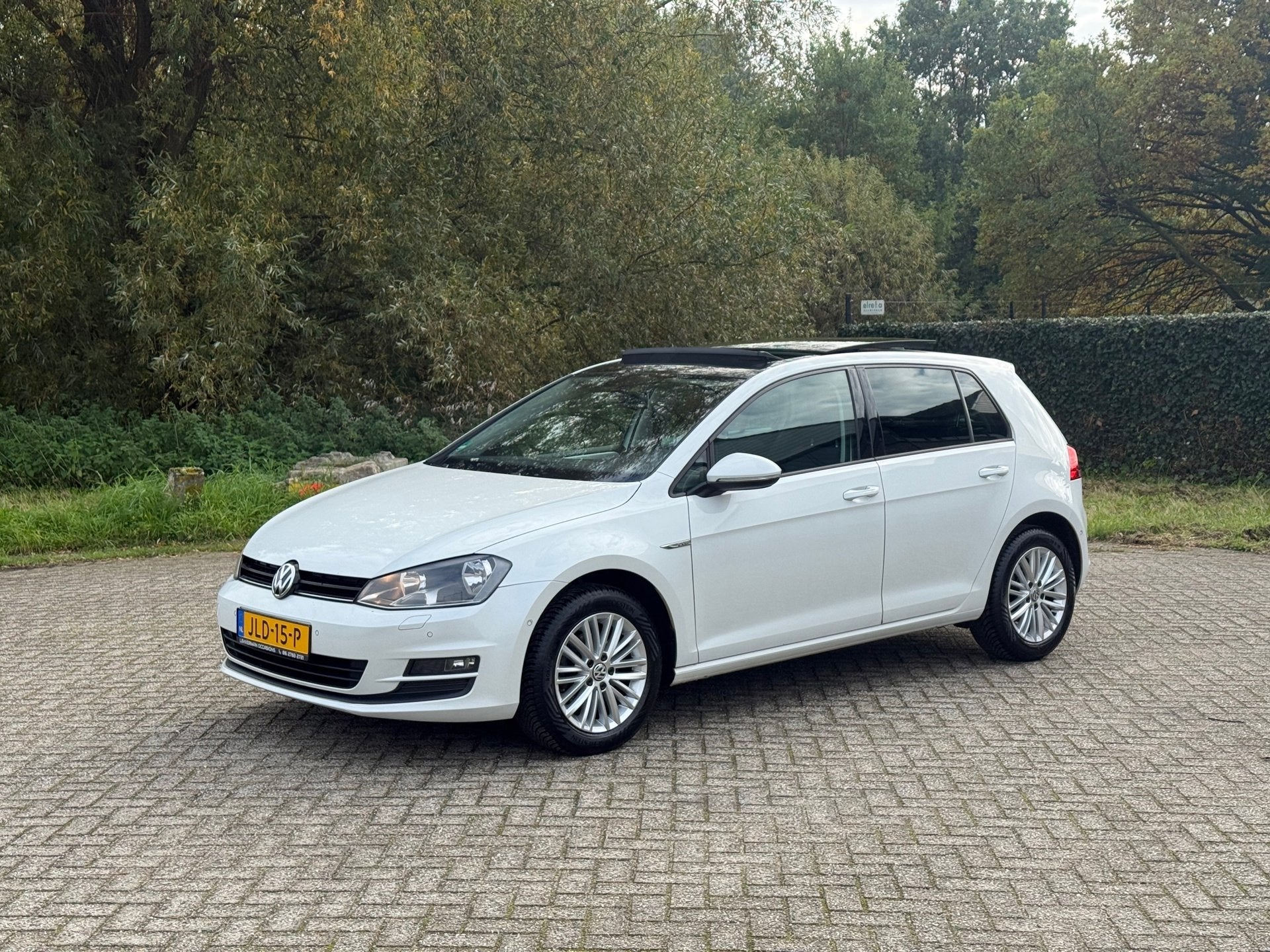 Volkswagen GOLF 1.2 TSI 6BAK I CARPLAY I PANO I VOLL ONDH I, Auto's, Voorwielaandrijving, Gebruikt, Euro 6, 4 cilinders