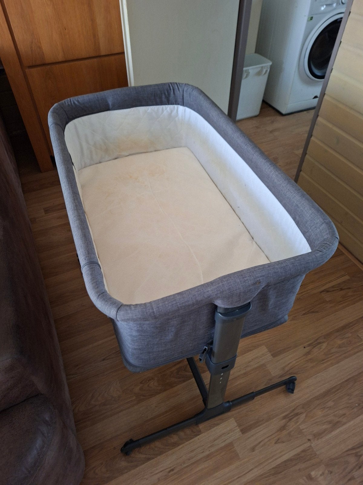 Chipolino Mommy 'n Me Co-sleeper Wieg - Grijs, Kinderen en Baby's, Ophalen, Gebruikt, Overige typen