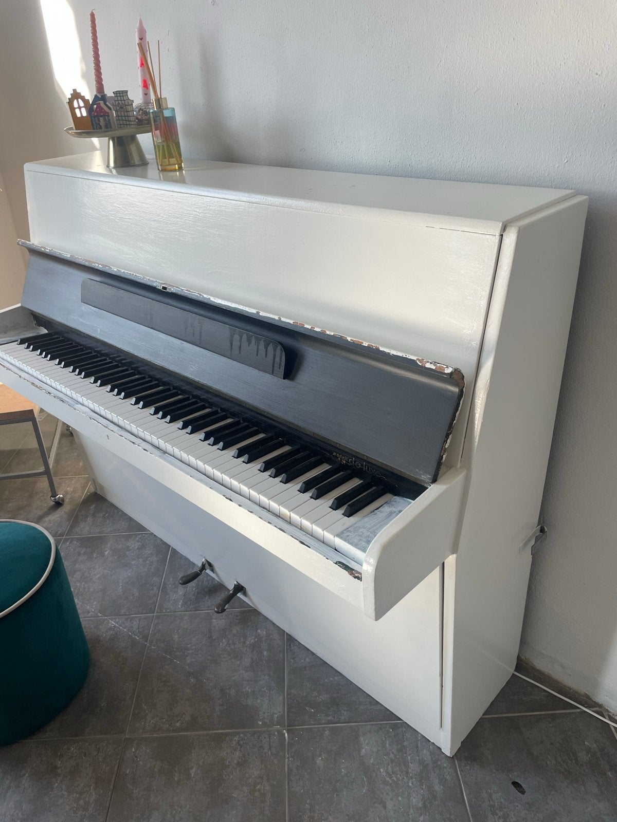 Gratis witte piano - Ideaal voor beginners of decoratie, Ophalen of Verzenden, Gebruikt, Wit, Piano