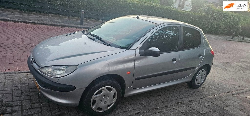 Peugeot 206 1.4 XT lage kms koppeling defect, Auto's, Peugeot, Bedrijf, Te koop, Centrale vergrendeling, Elektrische ramen, Startonderbreker
