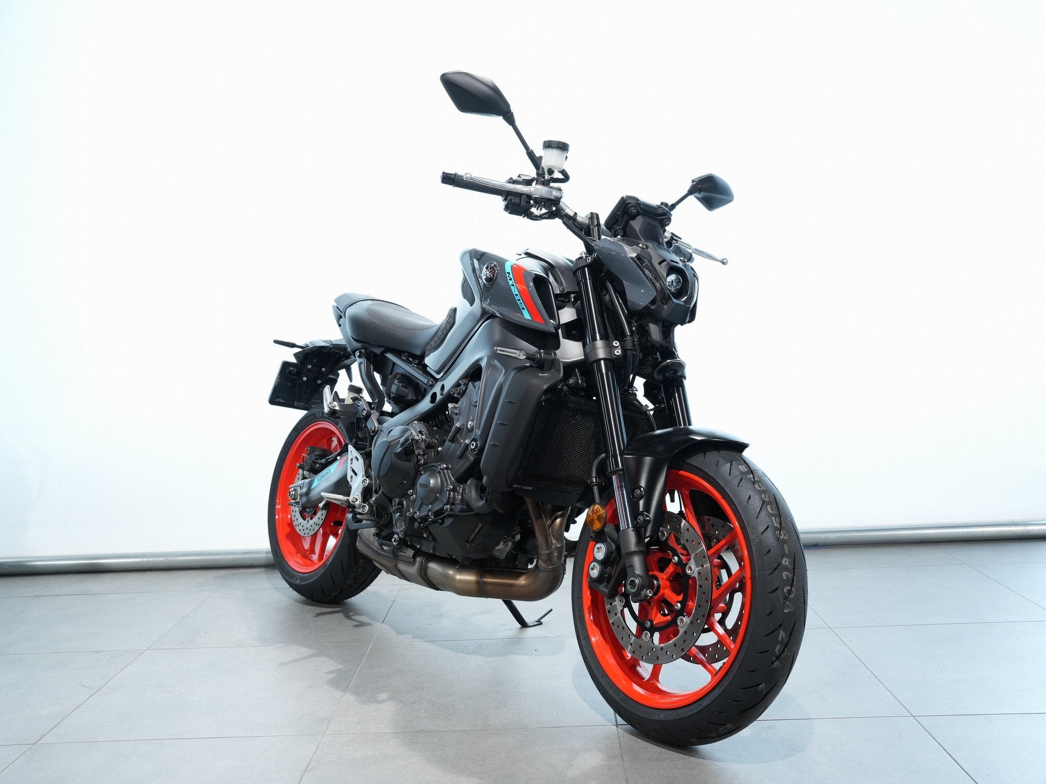 Yamaha MT-09 ABS (bj 2021), Klantenservice@yamaha-motor.nl, Meer dan 35 kW, Koolhovenlaan 101
1119 NC  Schiphol-Rijk, NL, Naked bike