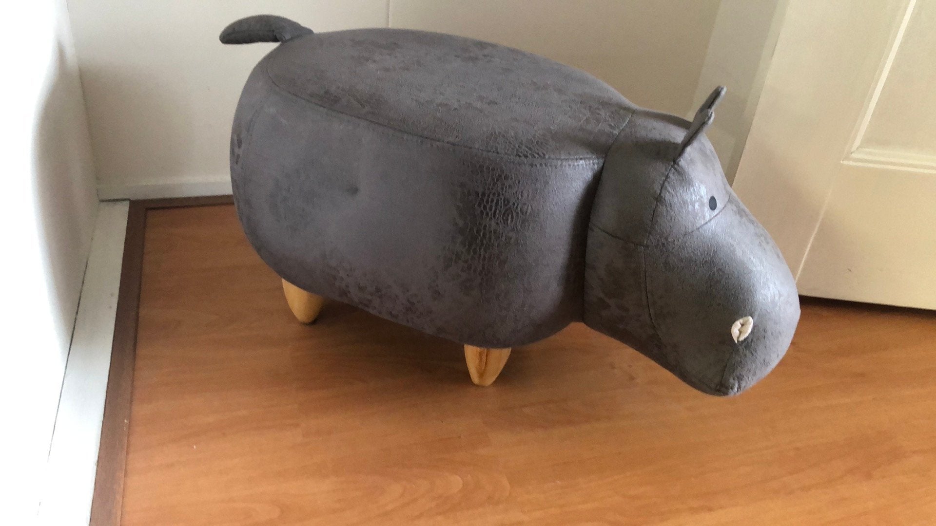 Nijlpaard krukje, Ophalen of Verzenden, Zo goed als nieuw, Hout
