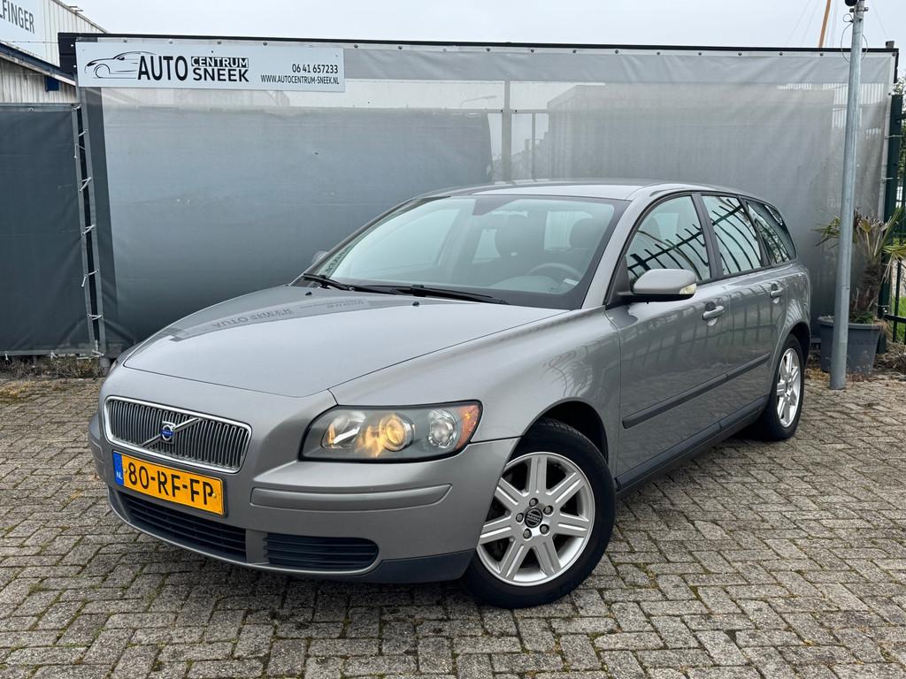 Volvo V50 2.4 AUT - Airco - Cruise - APK 02-27, Auto's, Volvo, Stof, Gebruikt, 700 kg, 2435 cc