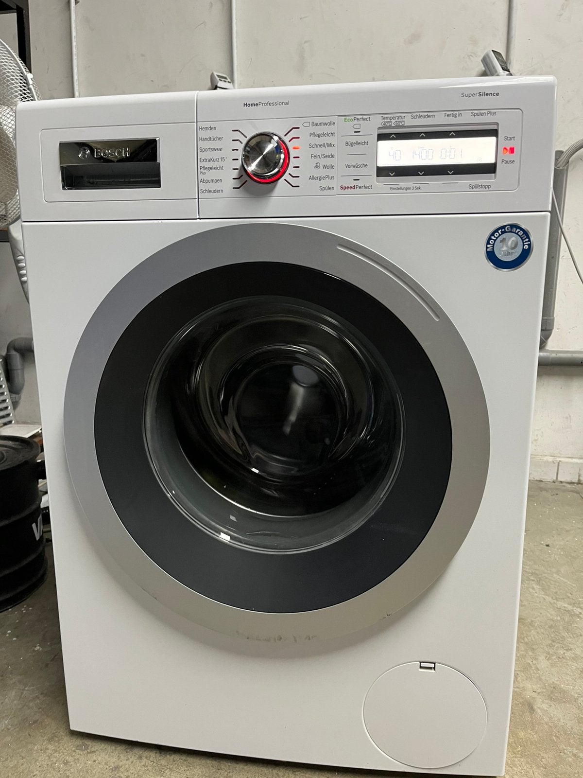 Bosch HomeProfessional SuperSilence, Ophalen, 1200 tot 1600 toeren, 8 tot 10 kg, Zo goed als nieuw