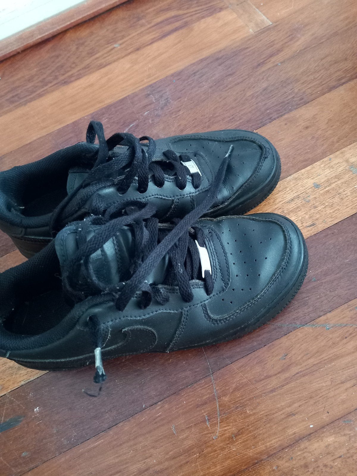 Zwarte sneakers maat 37 - Kleine beschadiging, Ophalen of Verzenden, Gedragen, Zwart, Sneakers of Gympen