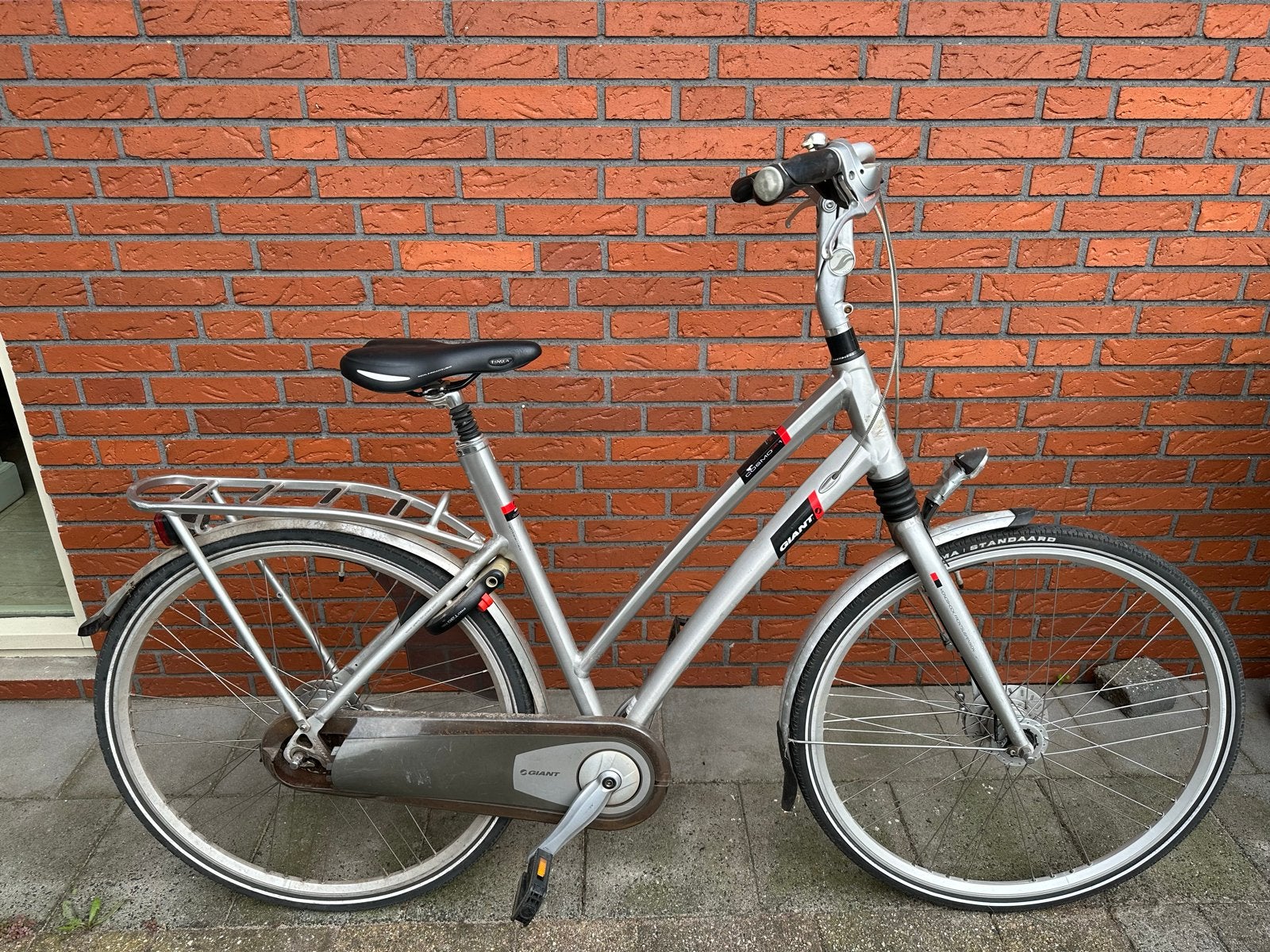 Giant Cosmo CS met 8 versnellingen - Ideaal als stationsfiet, Fietsen en Brommers, Ophalen, Gebruikt, Velgrem, Versnellingen