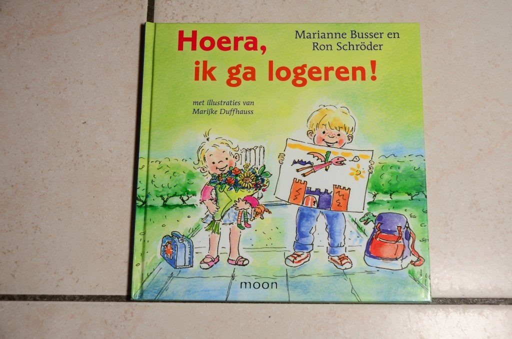 Hoera, ik ga logeren / Marianne Busser Dagmar Stam, Ophalen of Verzenden, Zo goed als nieuw, Fictie algemeen, Voorleesboek