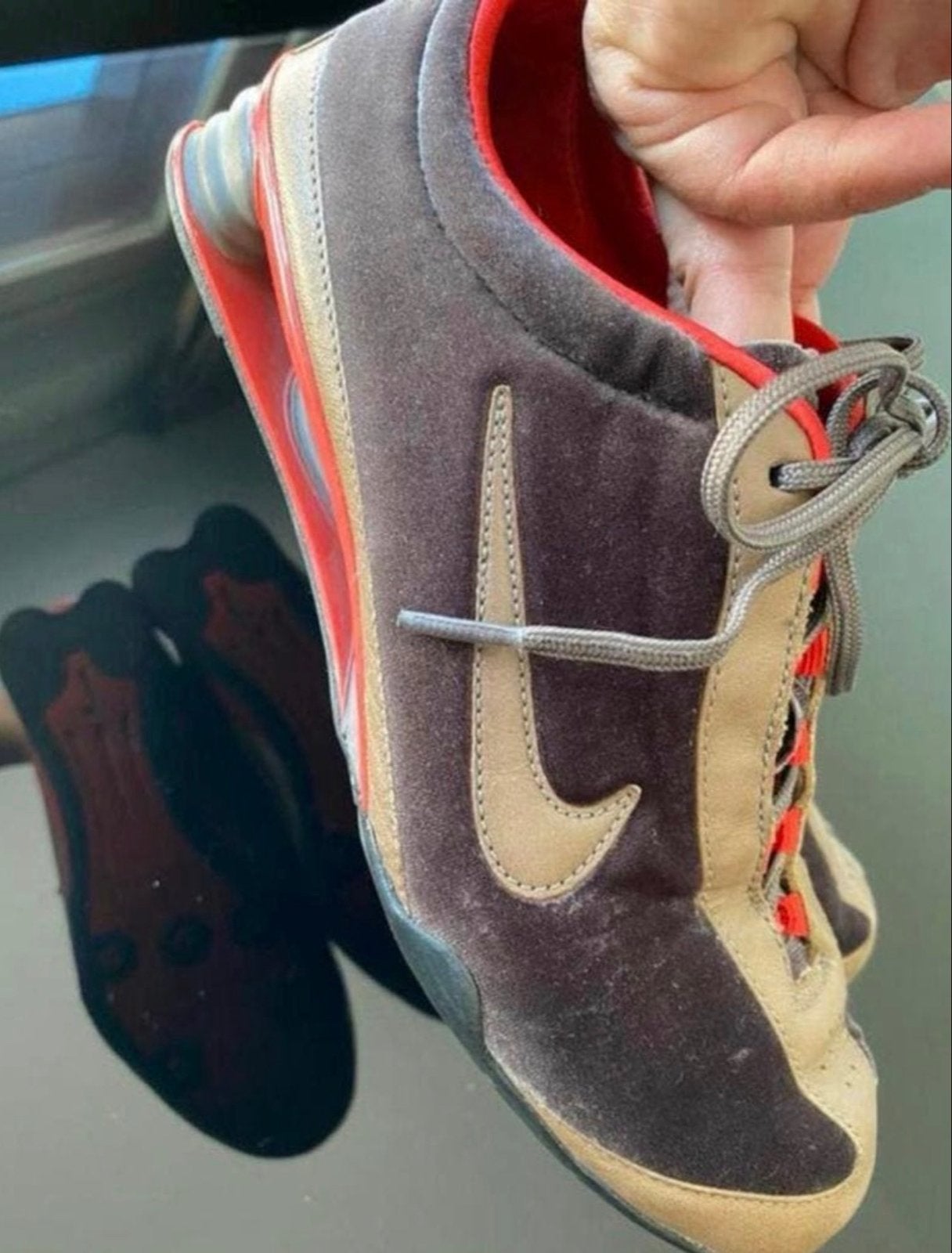 Nike Sneakers Maat 36 - Bruin/Beige met Rode Accenten, Bruin, Ophalen of Verzenden, Sneakers of Gympen, Zo goed als nieuw