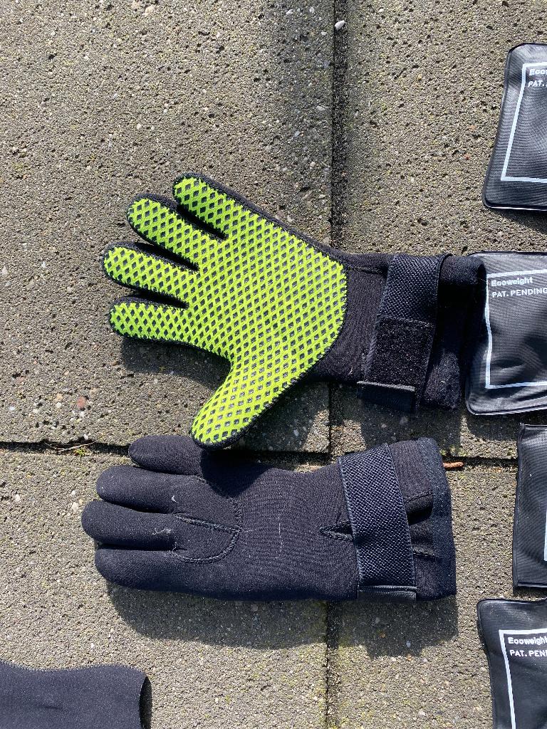 Duikhandschoenen, duik cap en droogpak neopreen schoenen, Watersport en Boten, Duiken, Ophalen of Verzenden, Zo goed als nieuw