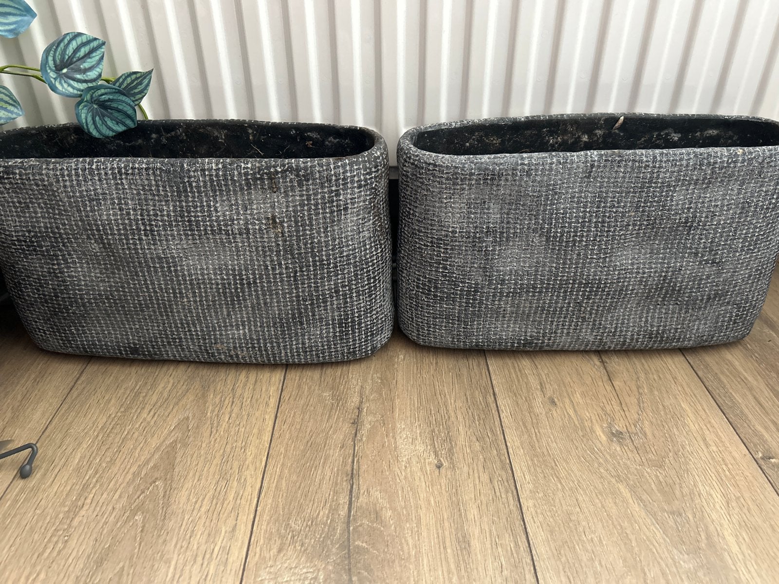 Twee smalle bloembakken van Intratuin, Ophalen, Overige materialen, Gebruikt, Minder dan 30 cm